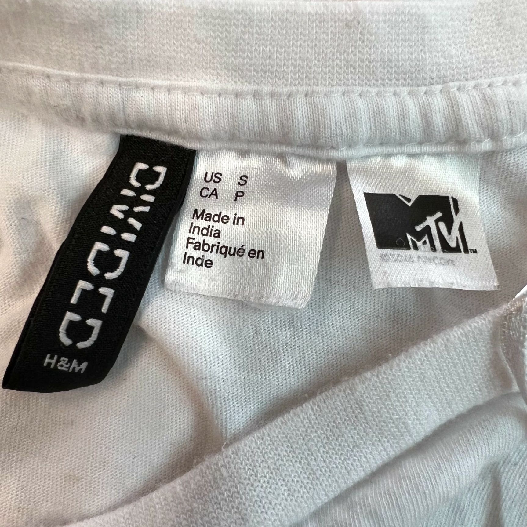 H&M Divided By H&M Women MTV Music Graphic Tee Crew Neck White T Shirt S Adult Women's White Graphic Tee 90s Theme Size S / US 4 / IT 40 - 5 Thumbnail