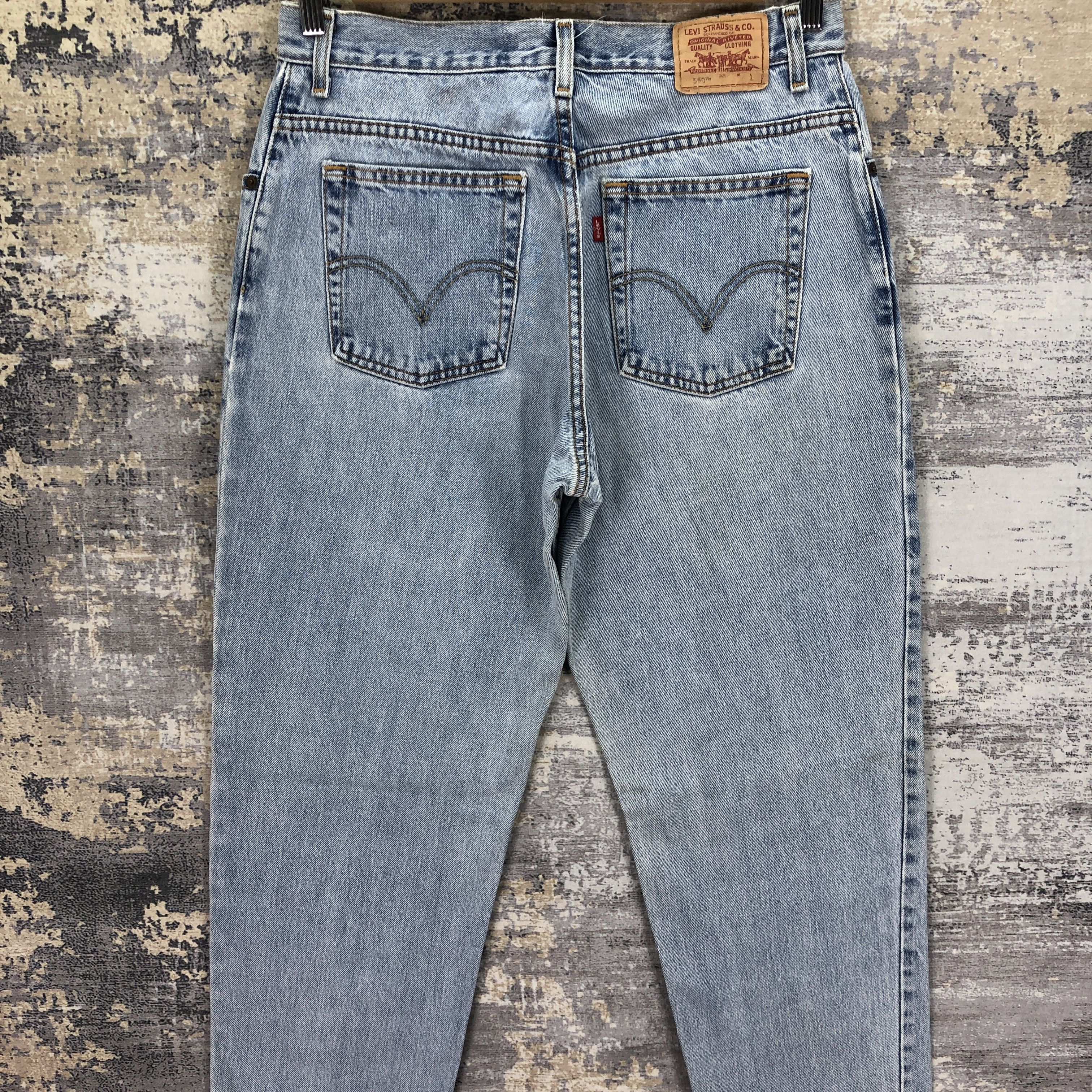 Levi's Vintage Levis 550 Light Wash Jeans Levi's Faded Denim Size US 32 / EU 48 - 4 Thumbnail