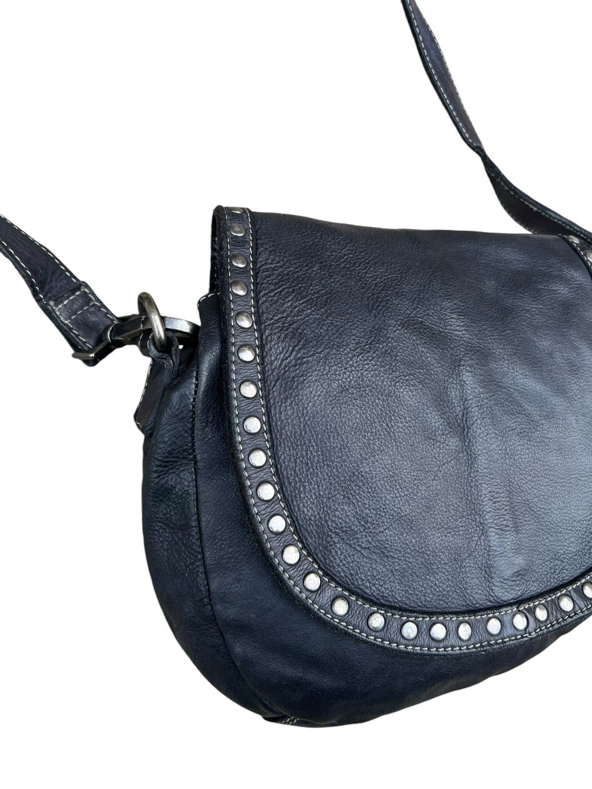 CLOSED Vintage CLOSED Discoloured Patina Leather Studded Bag Sling Size ONE SIZE - 8 Thumbnail