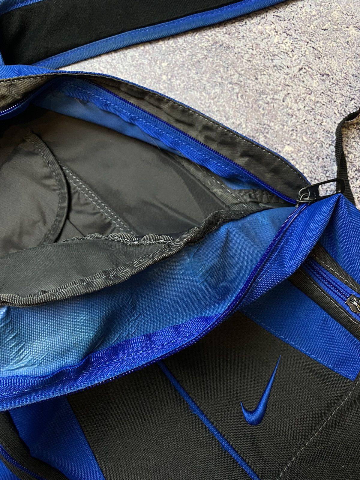 Nike × Vintage 💥VINTAGE NIKE SWOOSH BACKPACK Y2K Size ONE SIZE - 13 Thumbnail