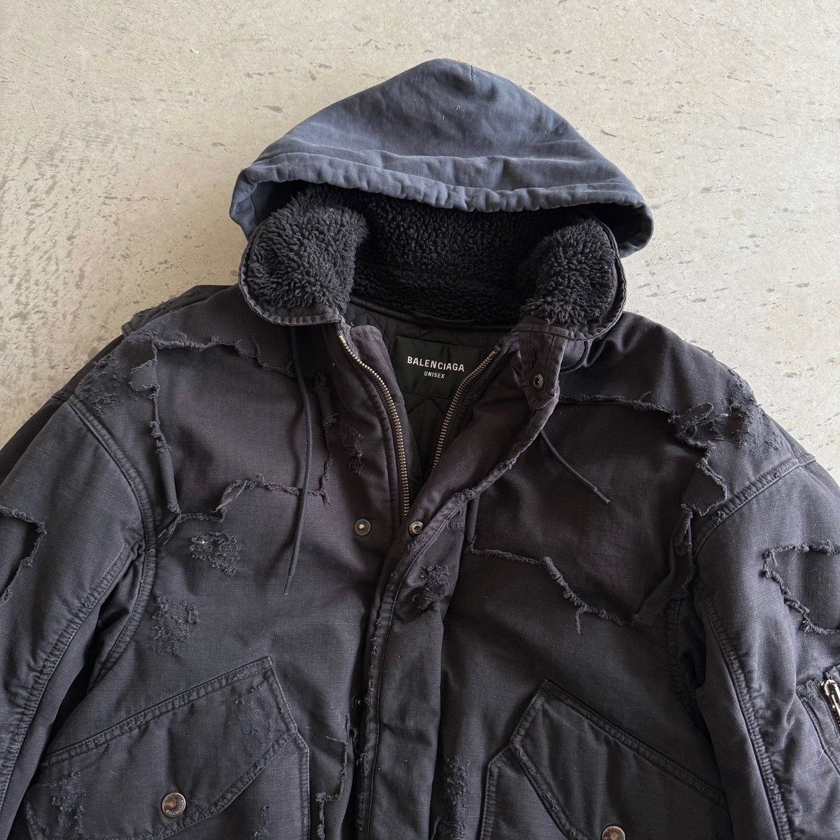 Balenciaga Balenciaga Destroyed Bomber Jacket Size US S / EU 44-46 / 1 - 3 Thumbnail