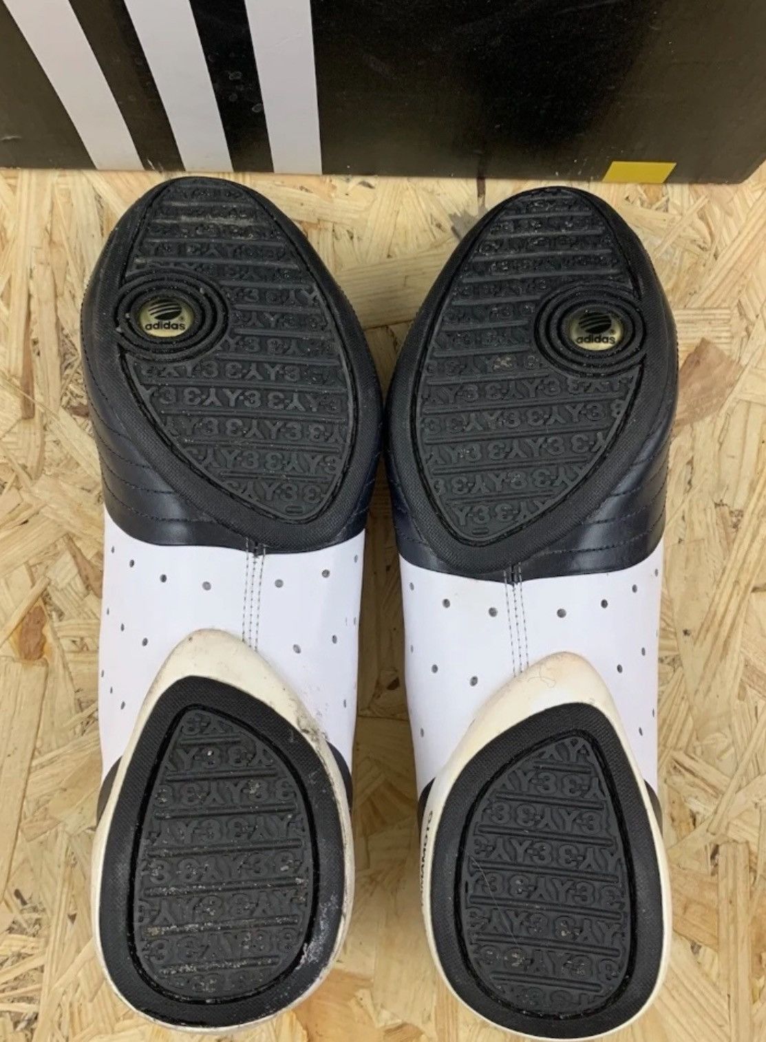Y-3 Y-3 sneakers size 9,5 US black/ white Size US 9.5 / EU 42-43 - 2 Thumbnail