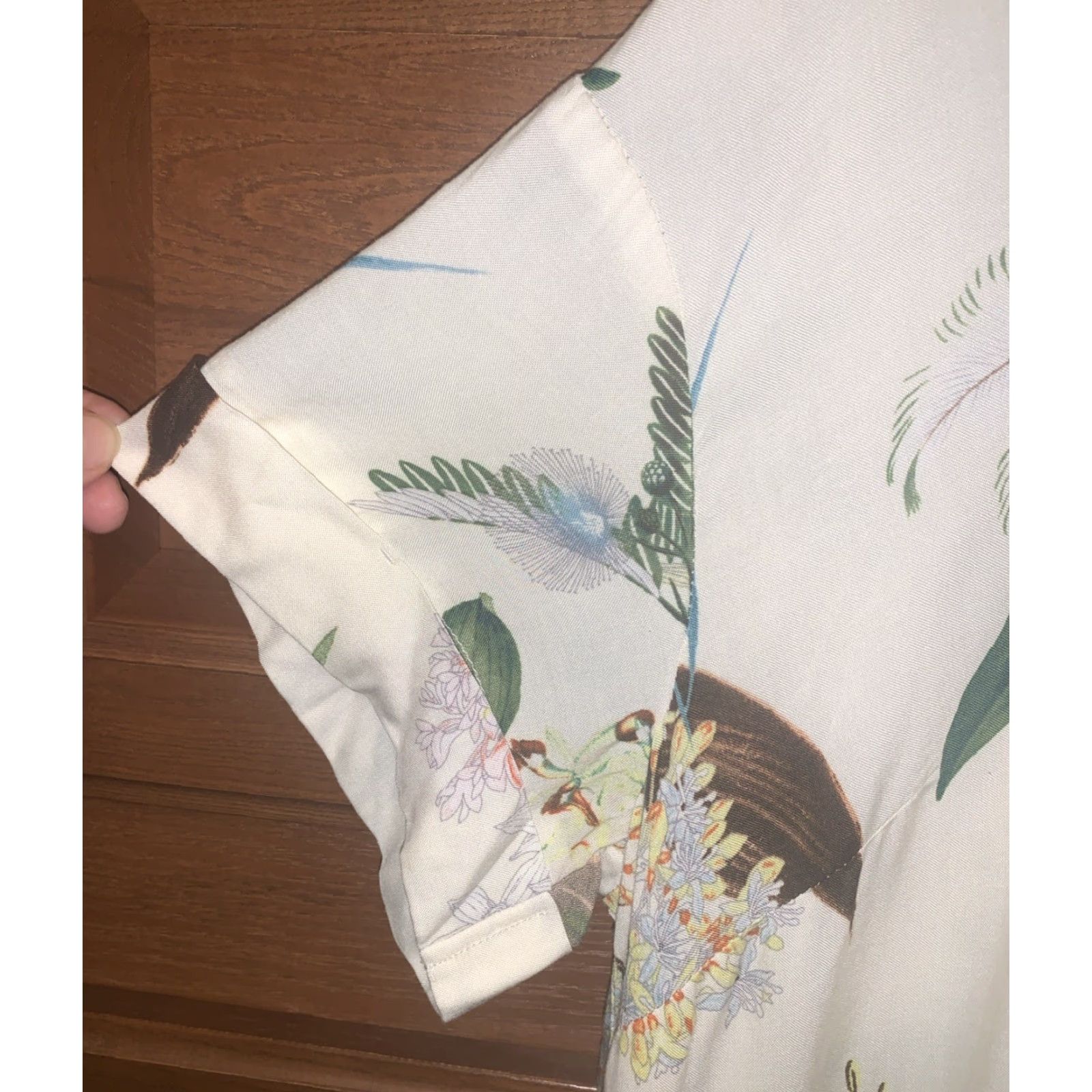 H&M H&M Dress Knee Length Floral V-Neck Multicolor 8 Short Sleeve Pullover Casual Tropical Size M / US 6-8 / IT 42-44 - 3 Thumbnail