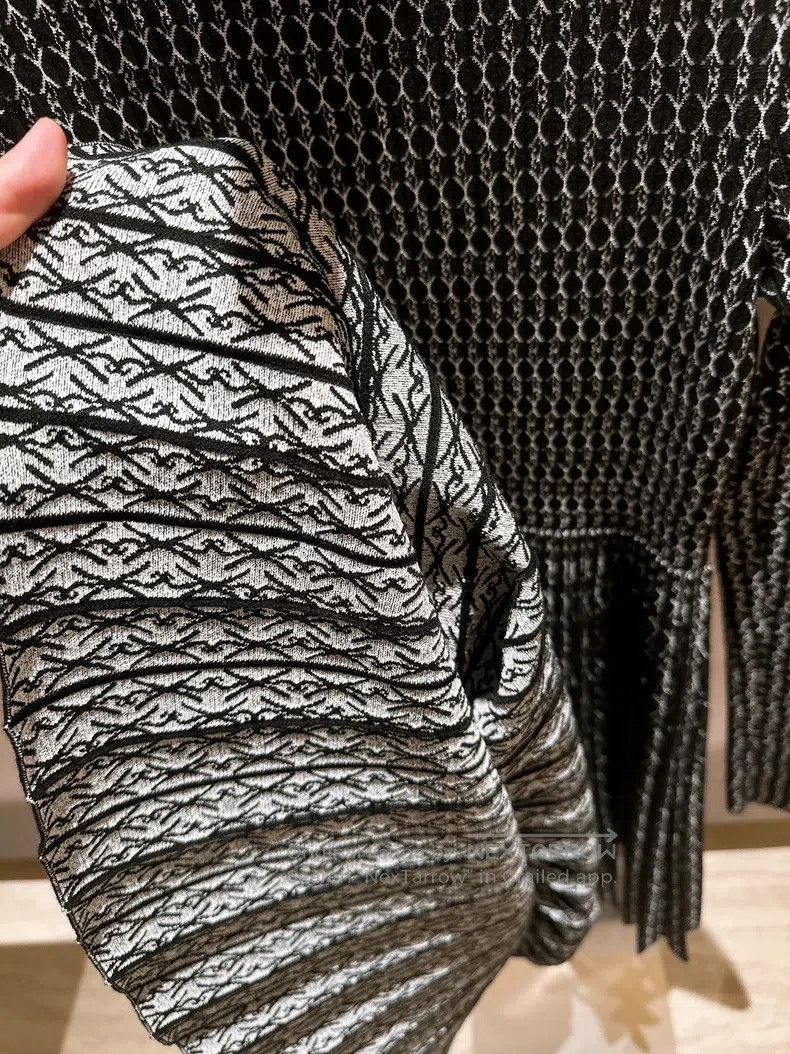 Alaia Alaia Black and White Colorblock Jacquard Knit Dress with Size XS / US 0-2 / IT 36-38 - 5 Thumbnail