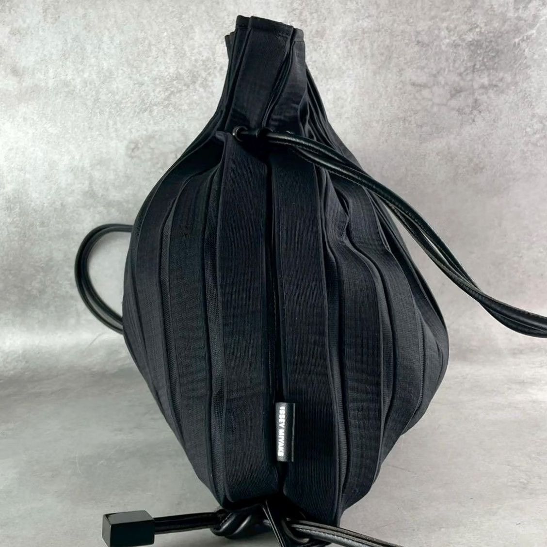 Issey Miyake Issey Miyake Pleats Please Backpack Drawstring Handbag Designer Women Medium Colle VHTF Size ONE SIZE - 4 Thumbnail