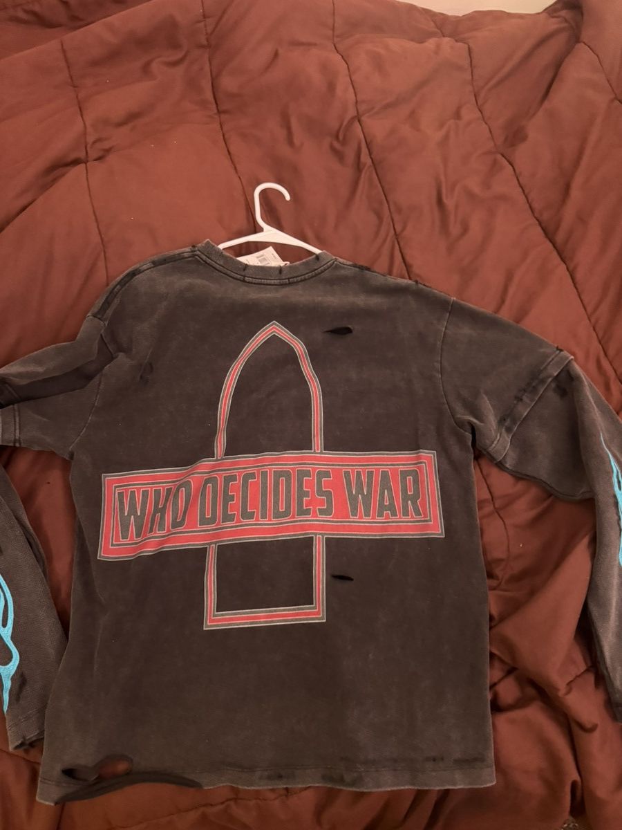 Who Decides War Who Decides War "Bad to the Bone" black long sleeve shirt Size US M / EU 48-50 / 2 - 4 Thumbnail