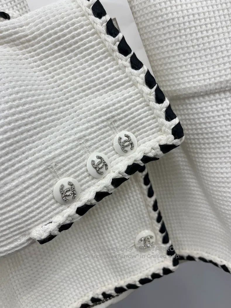 Chanel Chanel Classic white waffe jacket Size XS / US 0-2 / IT 36-38 - 2 Thumbnail