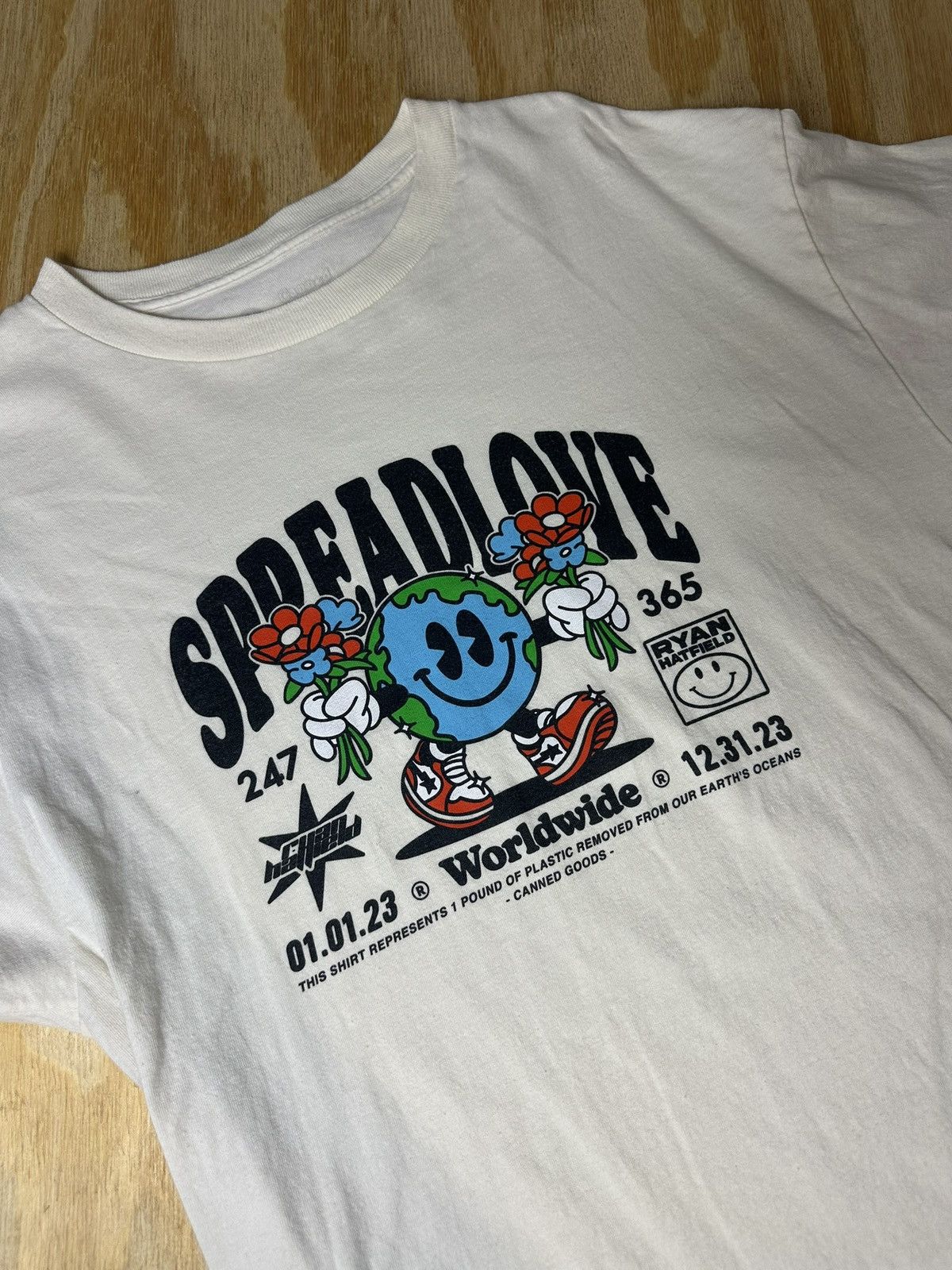 Earth\Studies × Vintage Spread Love Earth Day Graphic TeeCanned Goods Collab Tee Size US L / EU 52-54 / 3 - 1 Thumbnail