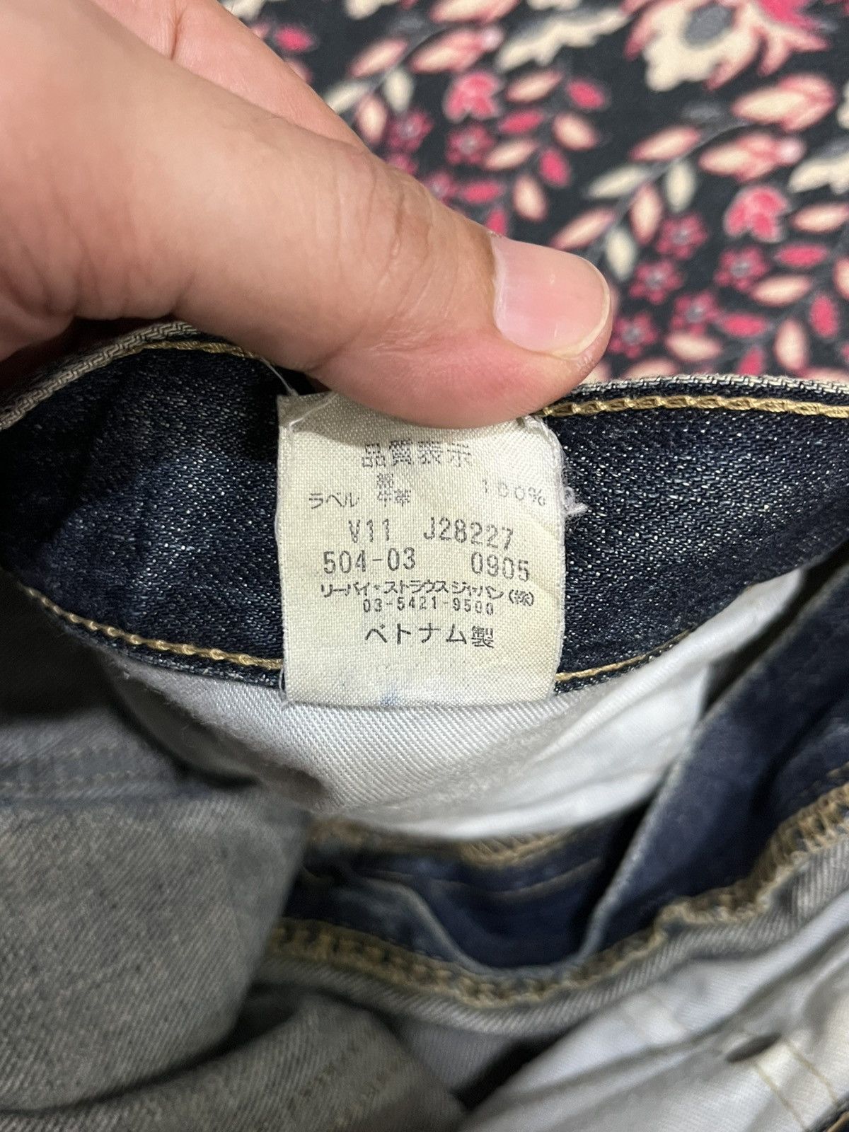 Levi's Y2K Levi’s 504 Dark Blue Faded Washed Distressed Baggy Jeans Size US 36 / EU 52 - 18 Thumbnail