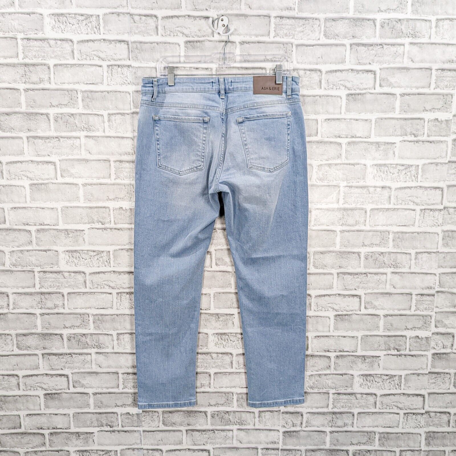 Designer ASH & ERIE Men's Midtown Denim Jeans in Light Wash blue Size US 33 - 3 Thumbnail