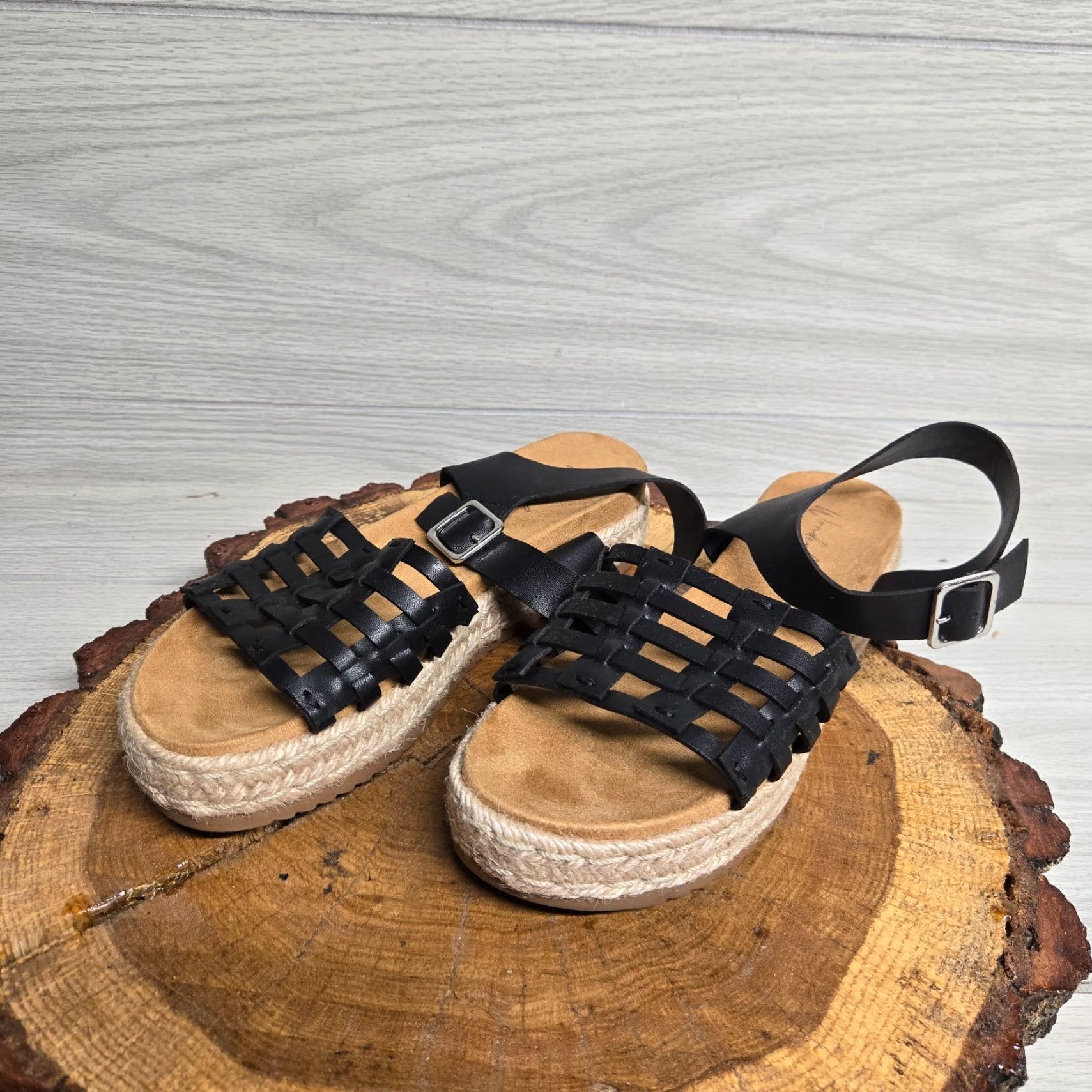 Vintage Wonderfly Black Sandals with Cushioned Footbed Rope Slide Adult Women’s 8.5 Shoes Size US 8.5 / IT 38.5 - 2 Thumbnail