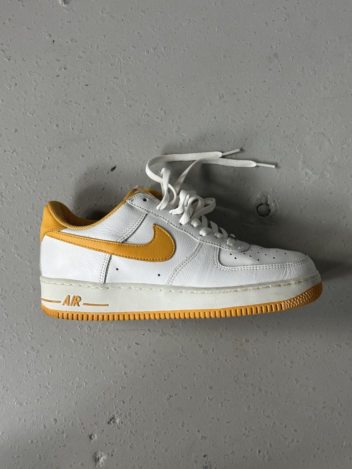 Nike Air force 1 White Canyon Gold 2002 Size US 10.5 / EU 43-44 - 2 Thumbnail