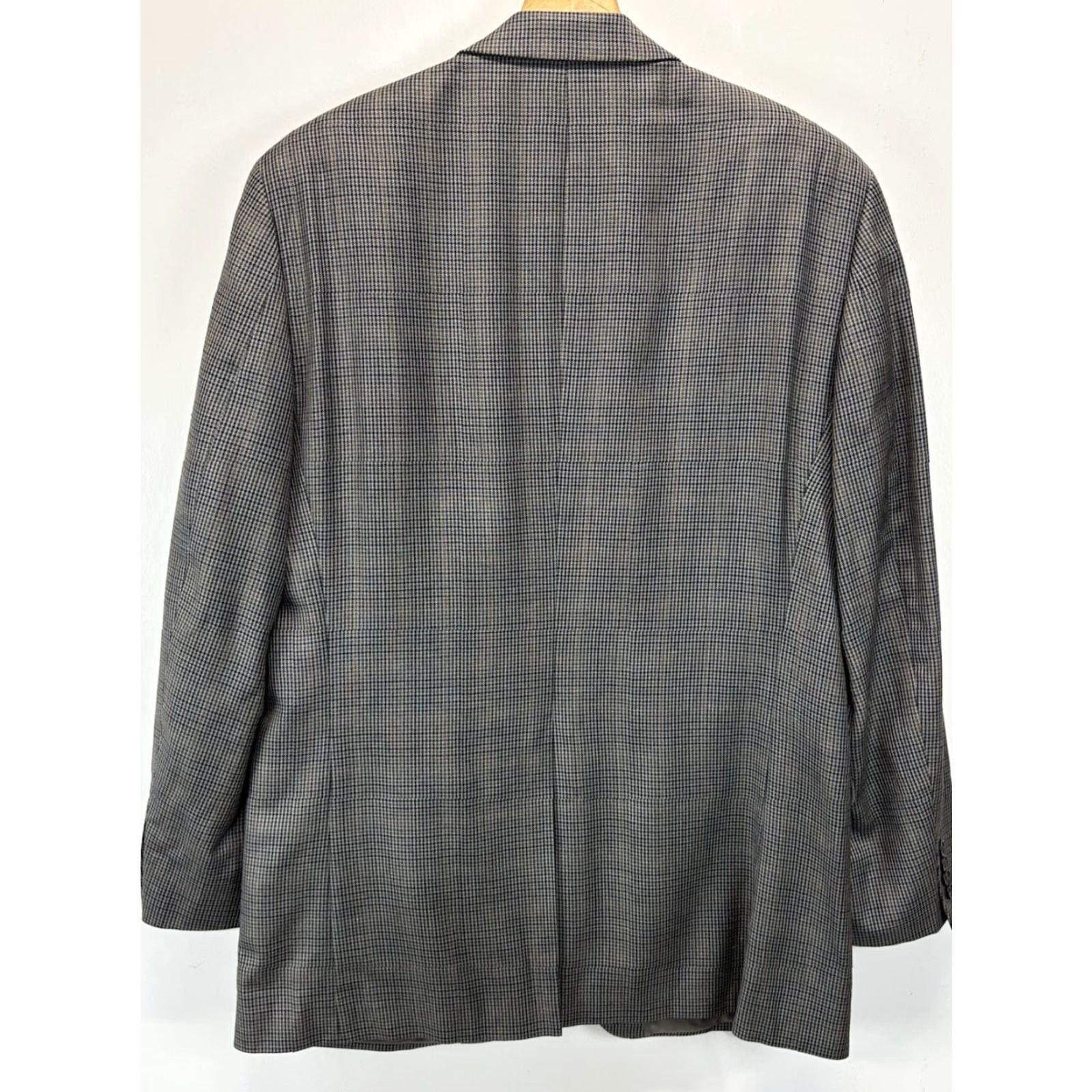 Chaps VINTAGE Chaps Sport Coat Blazer Check Silk Wool 42L Men’s Grey Mini Plaid Jacket Mens 42 Regular Two-Button Size 42R - 3 Thumbnail