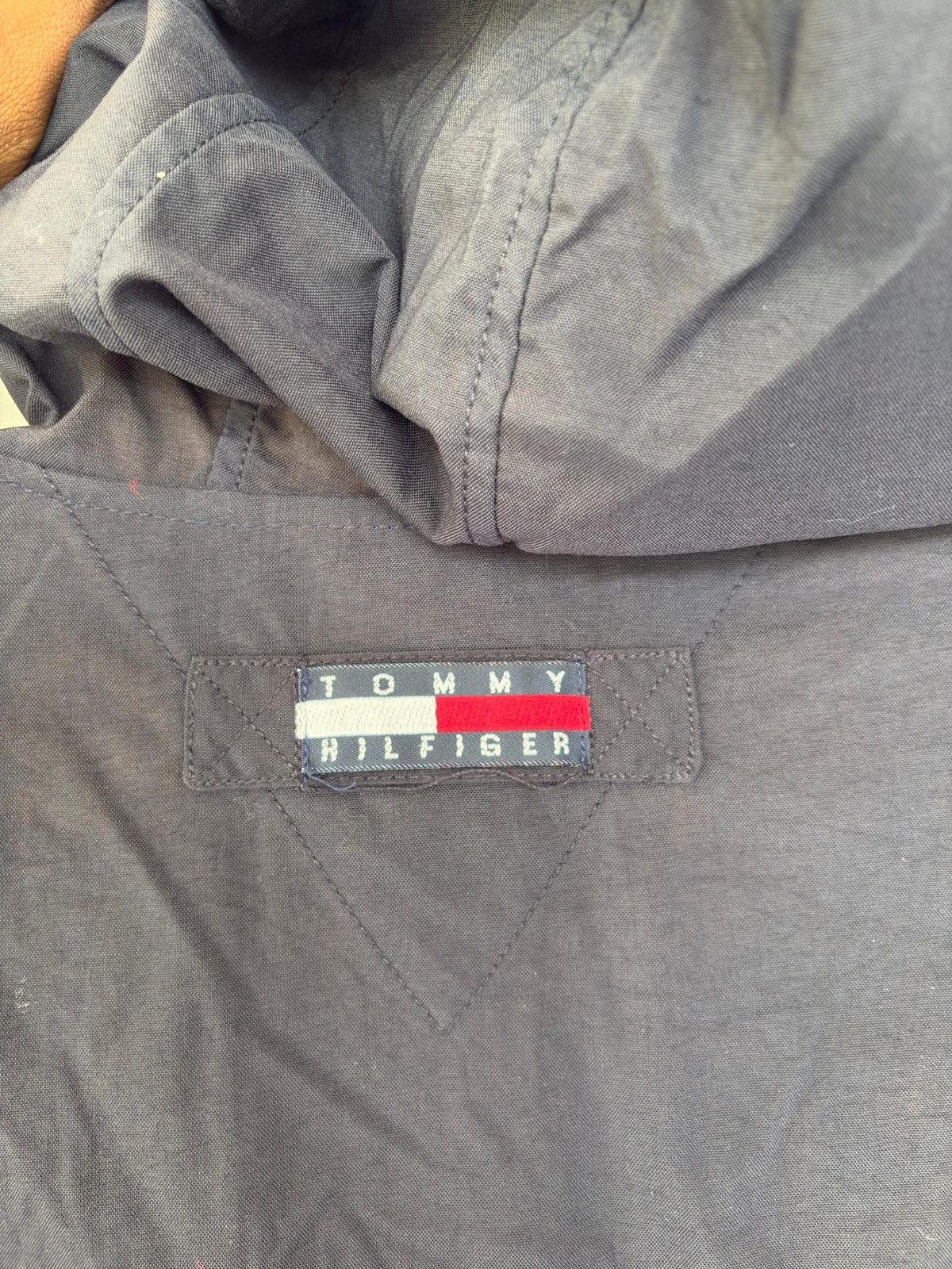 Tommy Hilfiger Vtg Tommy Hilfiger Windbreaker Jacket Patch Logo Design Size US M / EU 48-50 / 2 - 15 Thumbnail