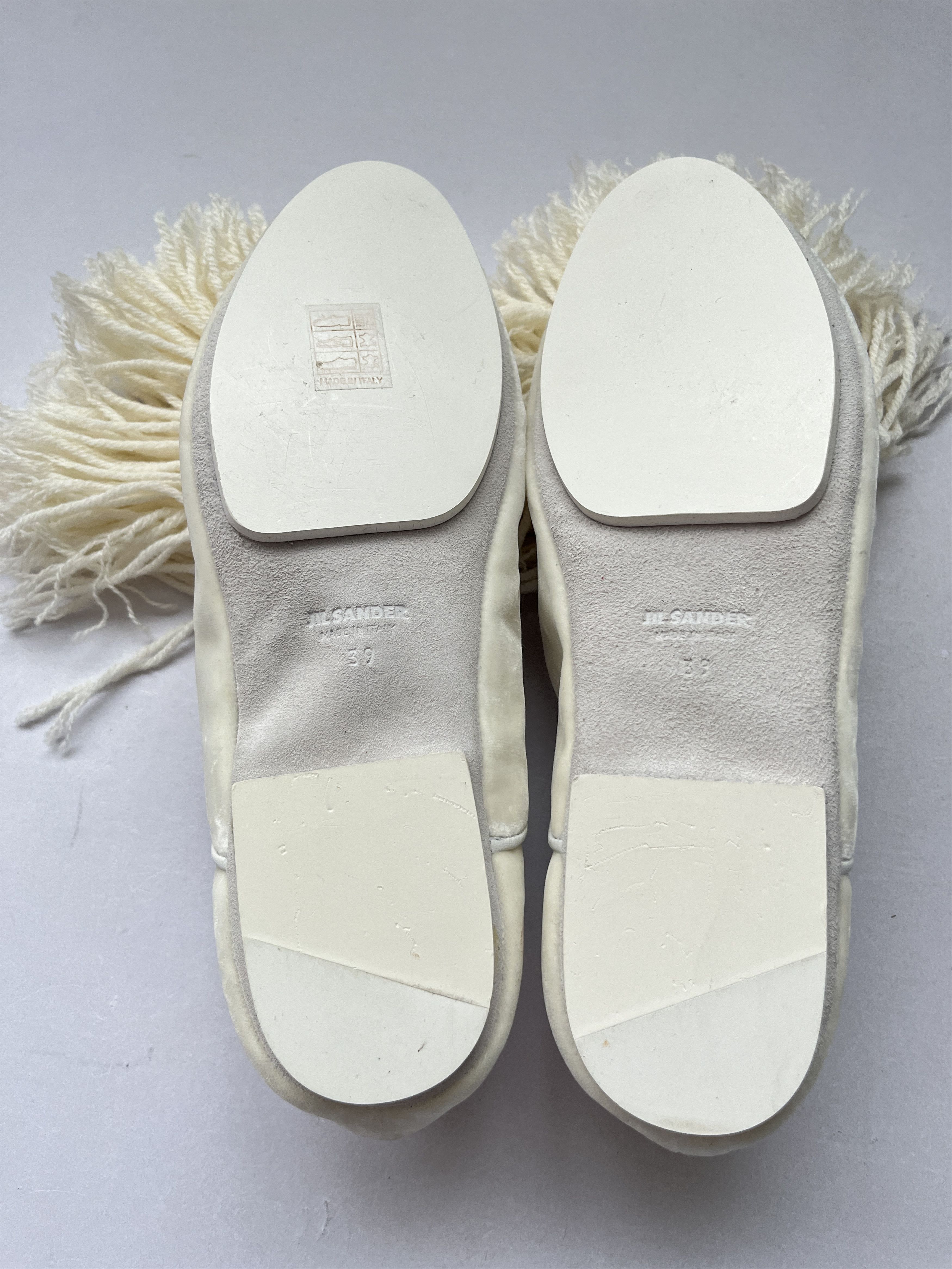 Jil Sander ⚡️QUICK SALE⚡️Jil Sander Cream Pom Pom Slippers Ballerinas Size US 9 / IT 39 - 6 Thumbnail