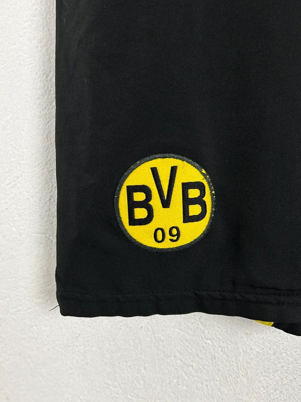 Nike 00s Vintage Nike Borussia Dortmund BVB 2004/05 Away Shorts Size US 36 / EU 52 - 3 Thumbnail