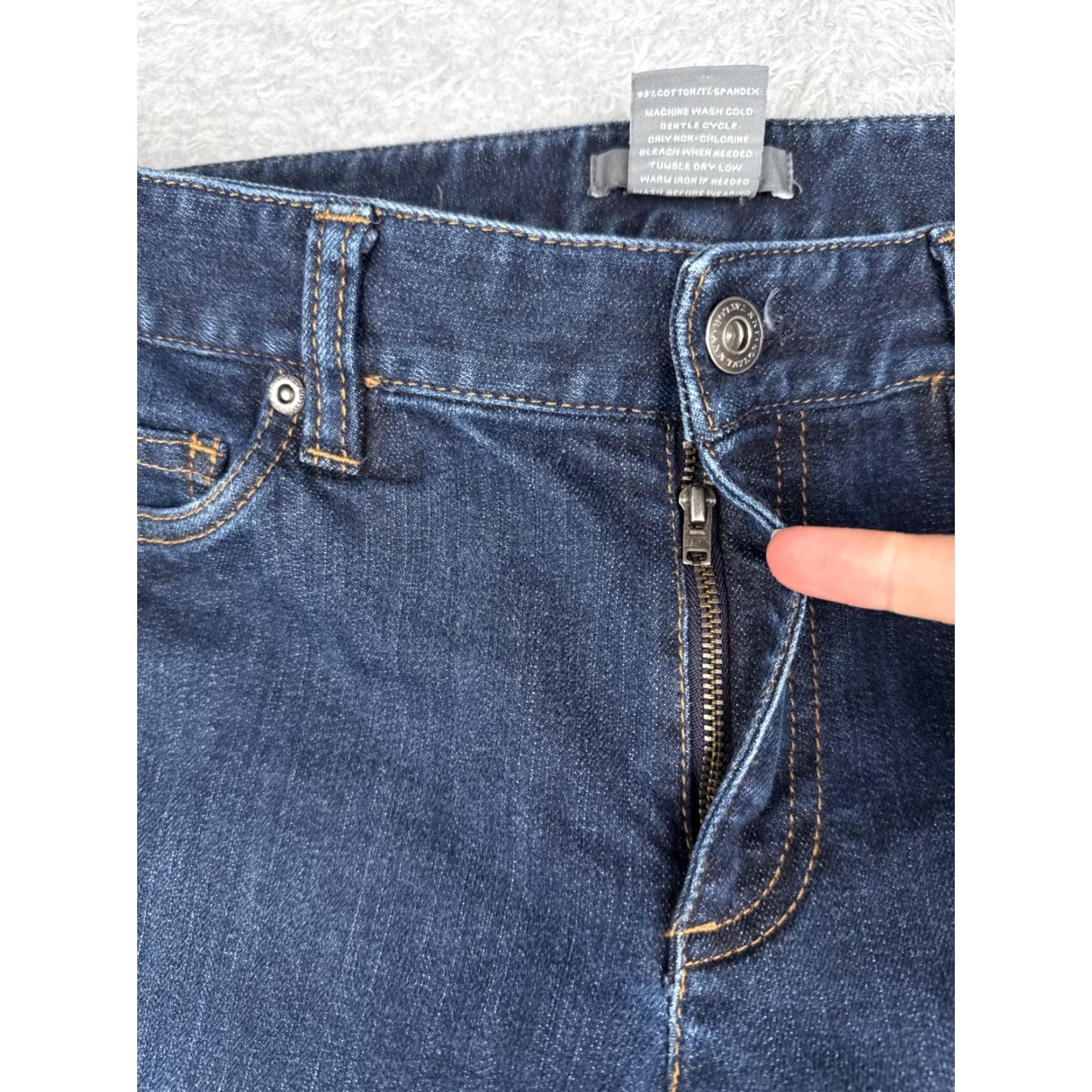 Ann Taylor VINTAGE Ann Taylor Women Jeans Straight Leg 12 Blue Denim Mid Rise 34x31 Distressed Embroidered Zipper Size 34" / US 12 / IT 48 - 5 Thumbnail