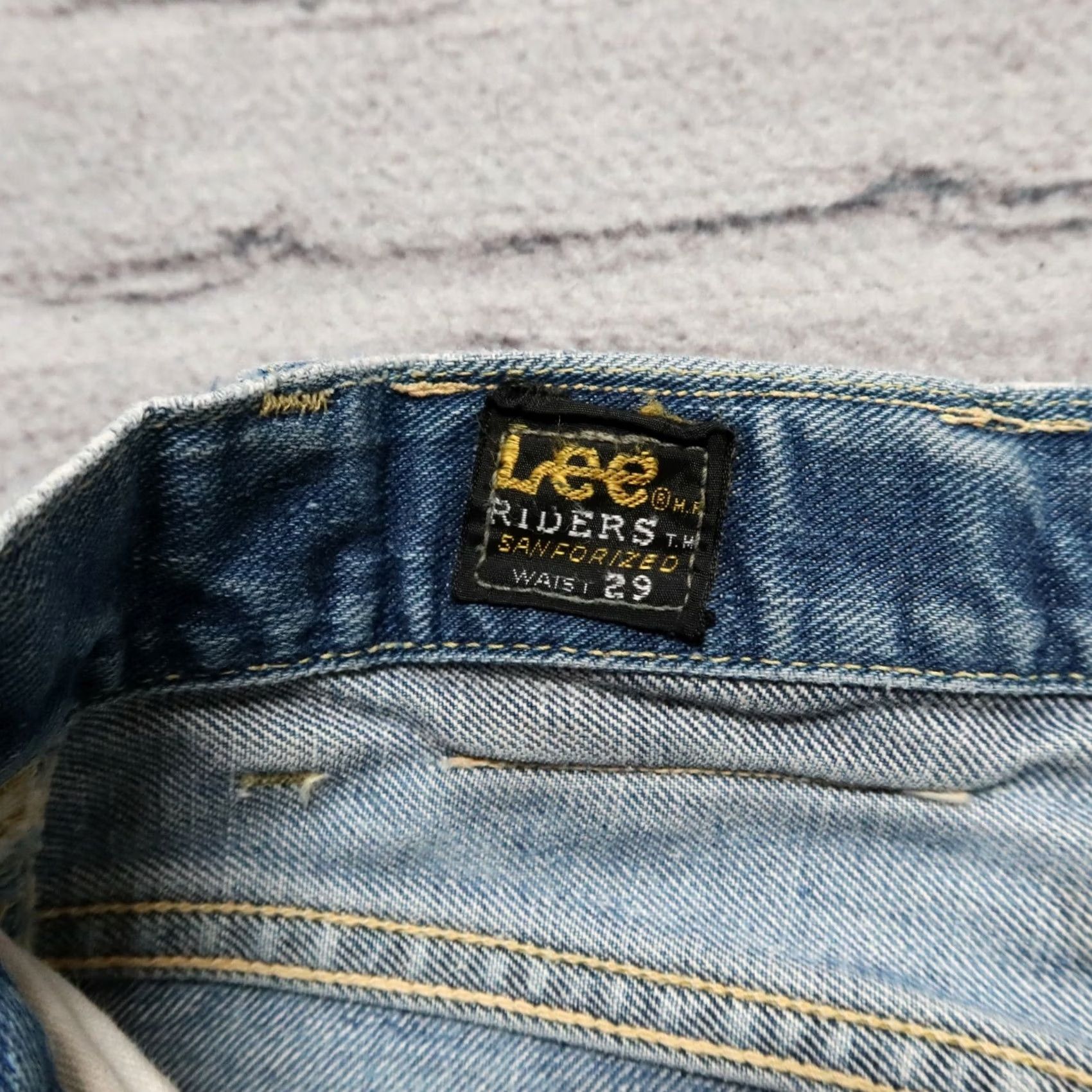 Lee VINTAGE Lee Riders Jeans Mens Denim Stonewash Light Wash Sanforized Distressed Selvedge 27x29 Closure Zip 8" Opening Size US 27 - 6 Thumbnail