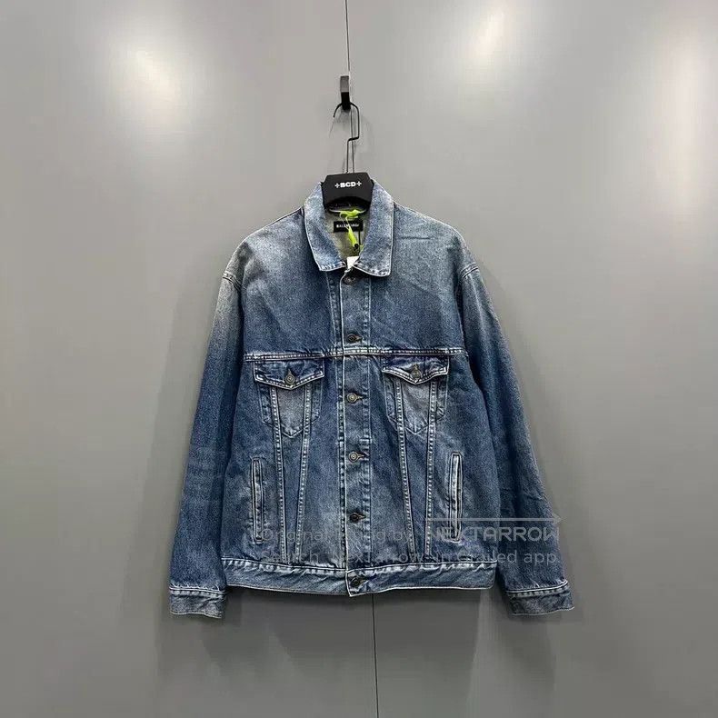 Balenciaga Balenciaga Embroidered denim jacket with logo on the back Size US S / EU 44-46 / 1 - 1 Thumbnail