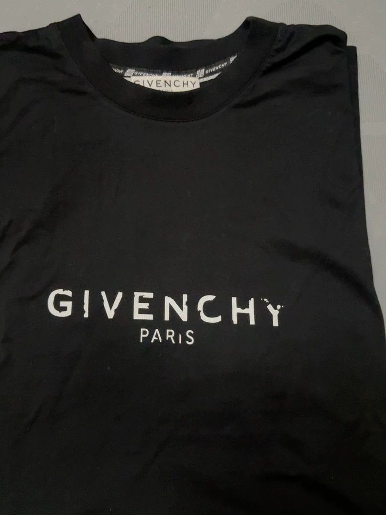 Givenchy Givenchy Paris Men's Classic T-Shirt - dmc Size US XS / EU 42 / 0 - 1 Thumbnail