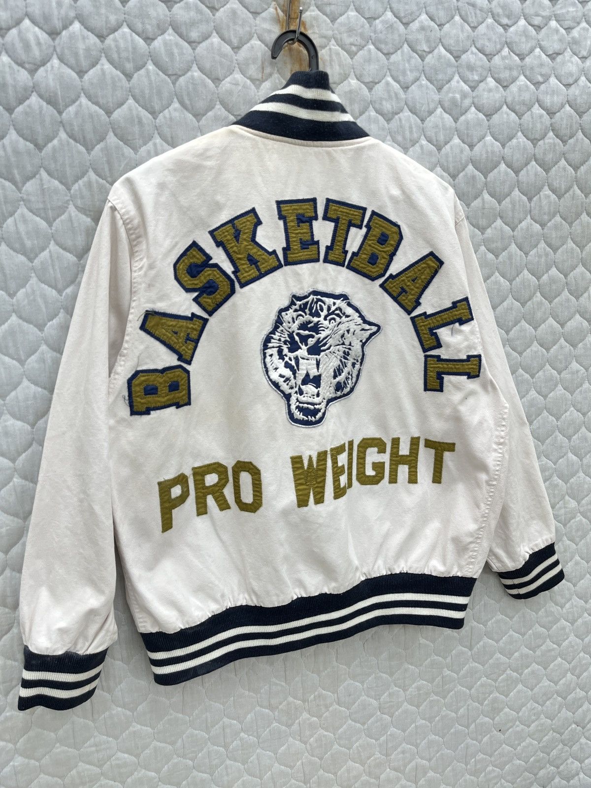 Vintage 🔥🔥🔥STEALS VTG PRO WEIGHT BASKETBALL BOMBER JACKET Size US S / EU 44-46 / 1 - 2 Thumbnail