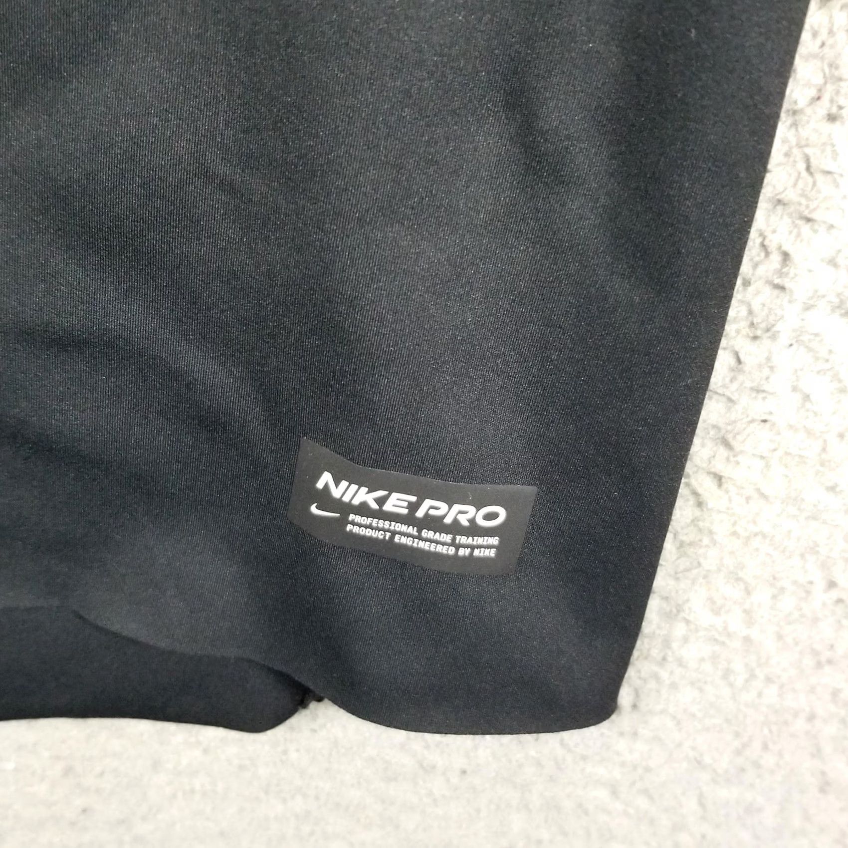 Nike Nike Pro Baselayer Dri-Fit Long Sleeve Training Top Tight Fit M DDM5531-010 Shirts Mens Black Slim Moisture Wicking Gym & Training 90s? Size US M / EU 48-50 / 2 - 3 Thumbnail