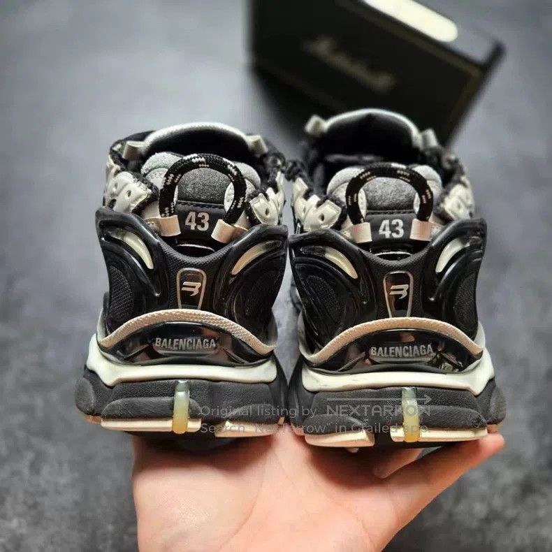 Balenciaga Balenciaga Runner Black and White Sneakers. Size US 10 / EU 43 - 6 Thumbnail