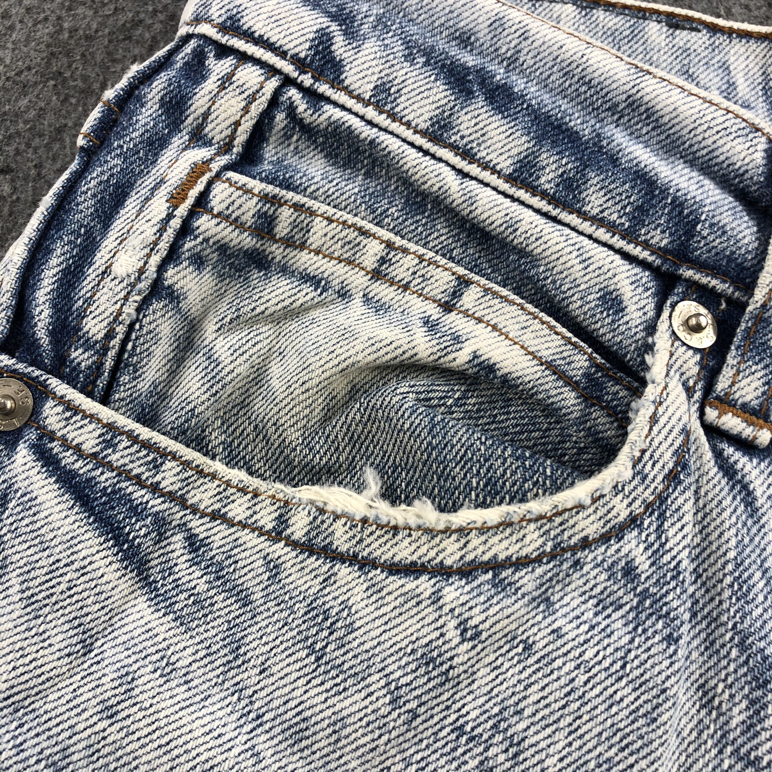Levi's 90s Vintage Light Wash Levis Jeans-J1784 Size US 28 / EU 44 - 9 Thumbnail