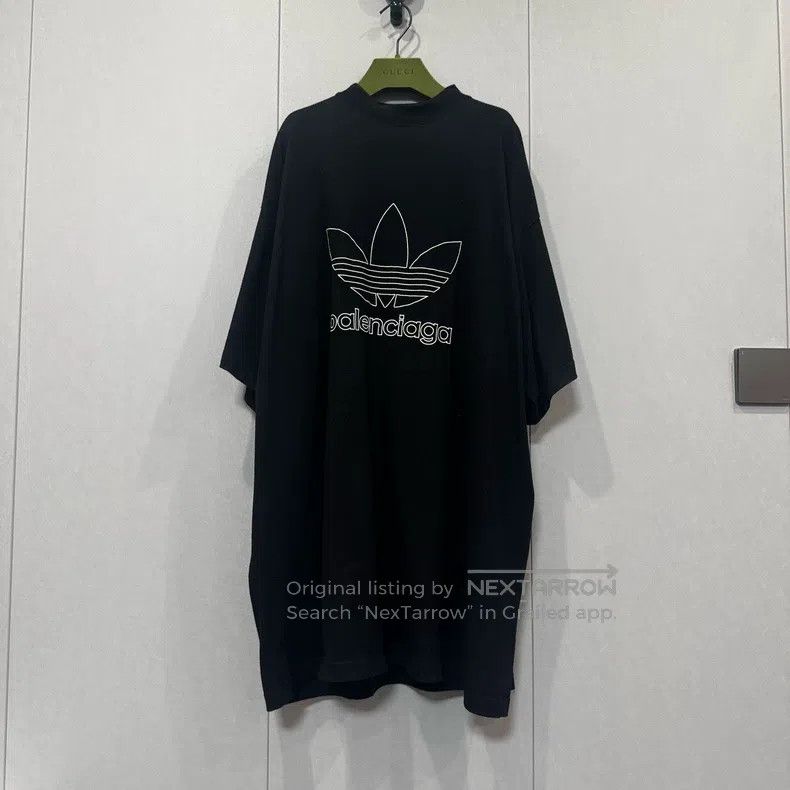 Balenciaga Balenciaga Black loose short-sleeve T-shirt Size US L / EU 52-54 / 3 - 1 Thumbnail