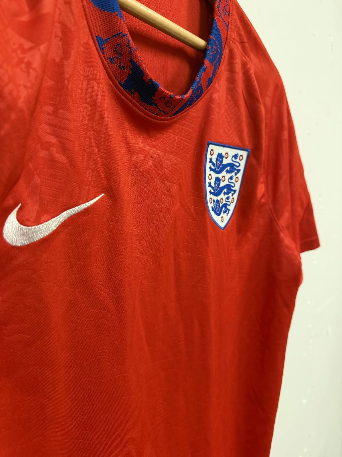 Nike England National Football Team Red Dri-FIT Soccer Jersey Size US L / EU 52-54 / 3 - 5 Thumbnail