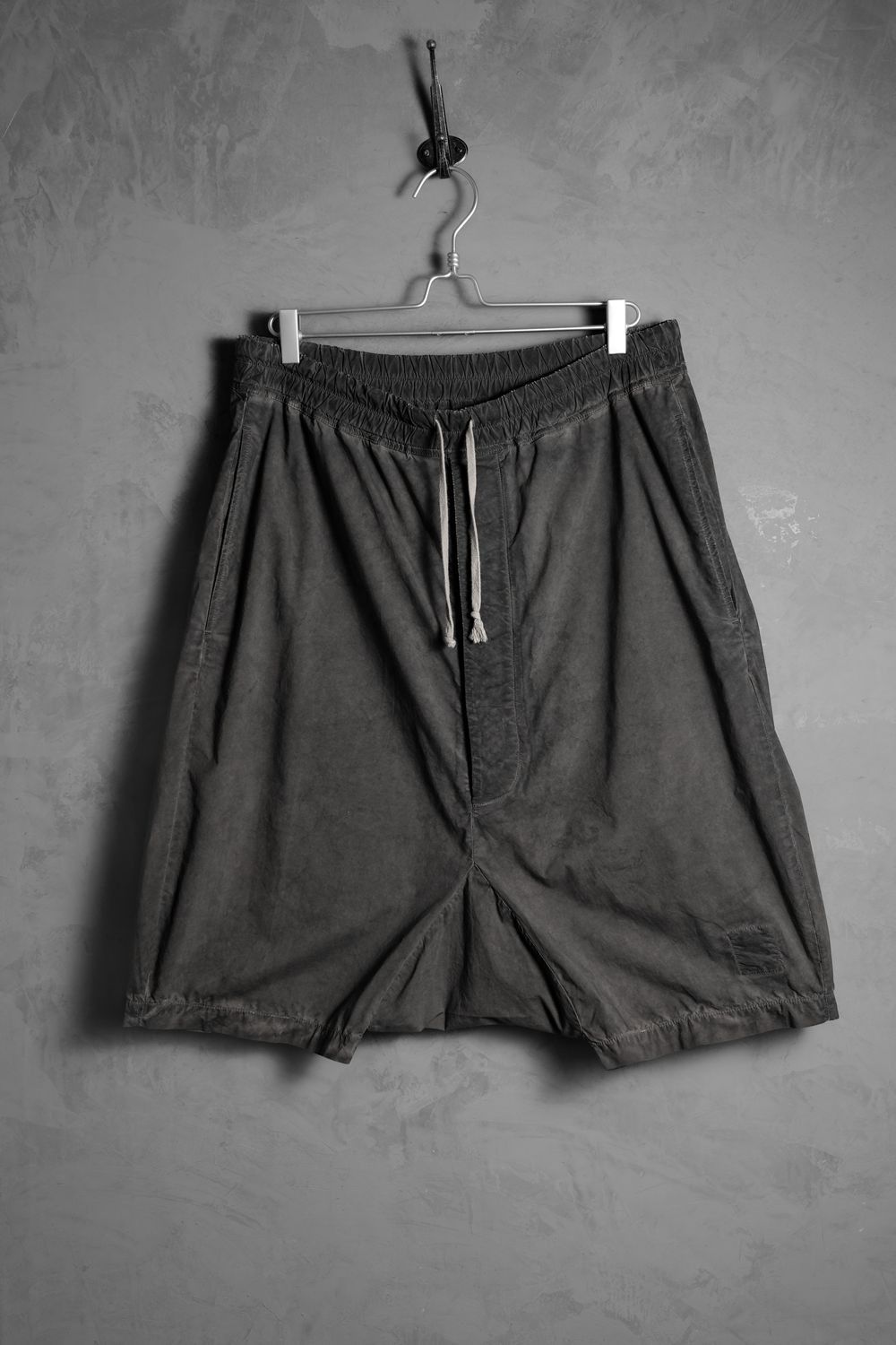 Rick Owens Drkshdw Rick Owens DRKSHDW Pods Shorts Size US 34 / EU 50 - 1 Thumbnail