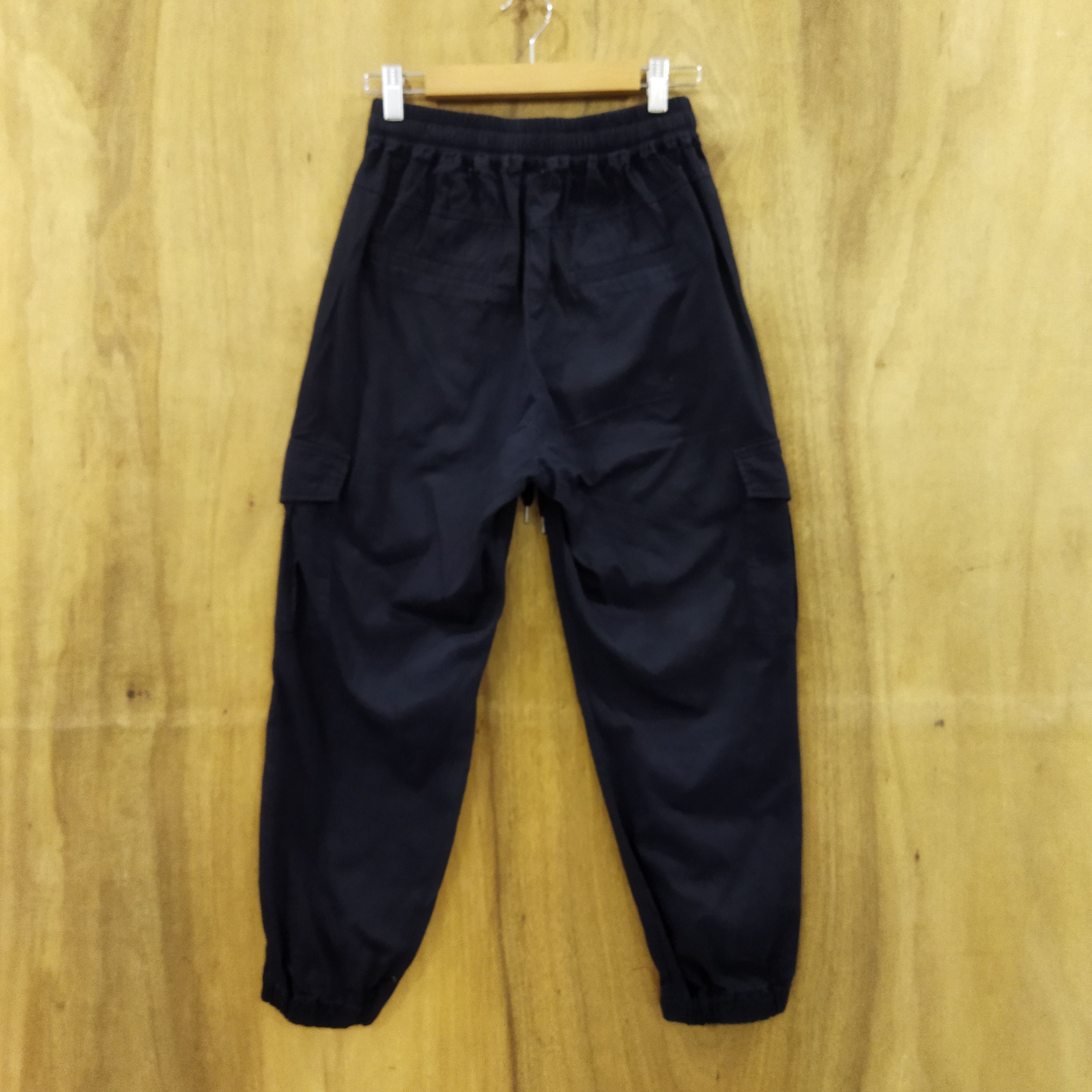 Japanese Brand 24/ C.O.Z.A BLACK SPRING WAIST CARGO PANTS Size US 26 / EU 42 - 6 Thumbnail