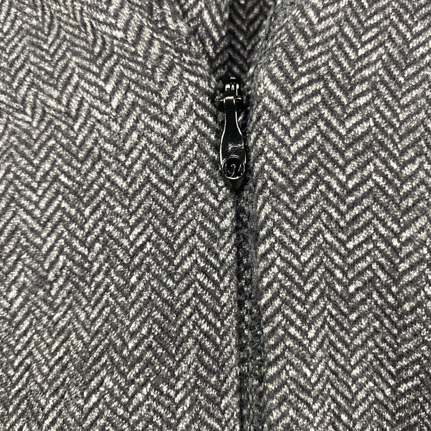 Lululemon Lululemon Sweatshirt Jacket Womens 10 Gray Black Herringbone Zip Up Athletica 1/2 Zip Running Yoga Training Size L / US 10 / IT 46 - 2 Thumbnail