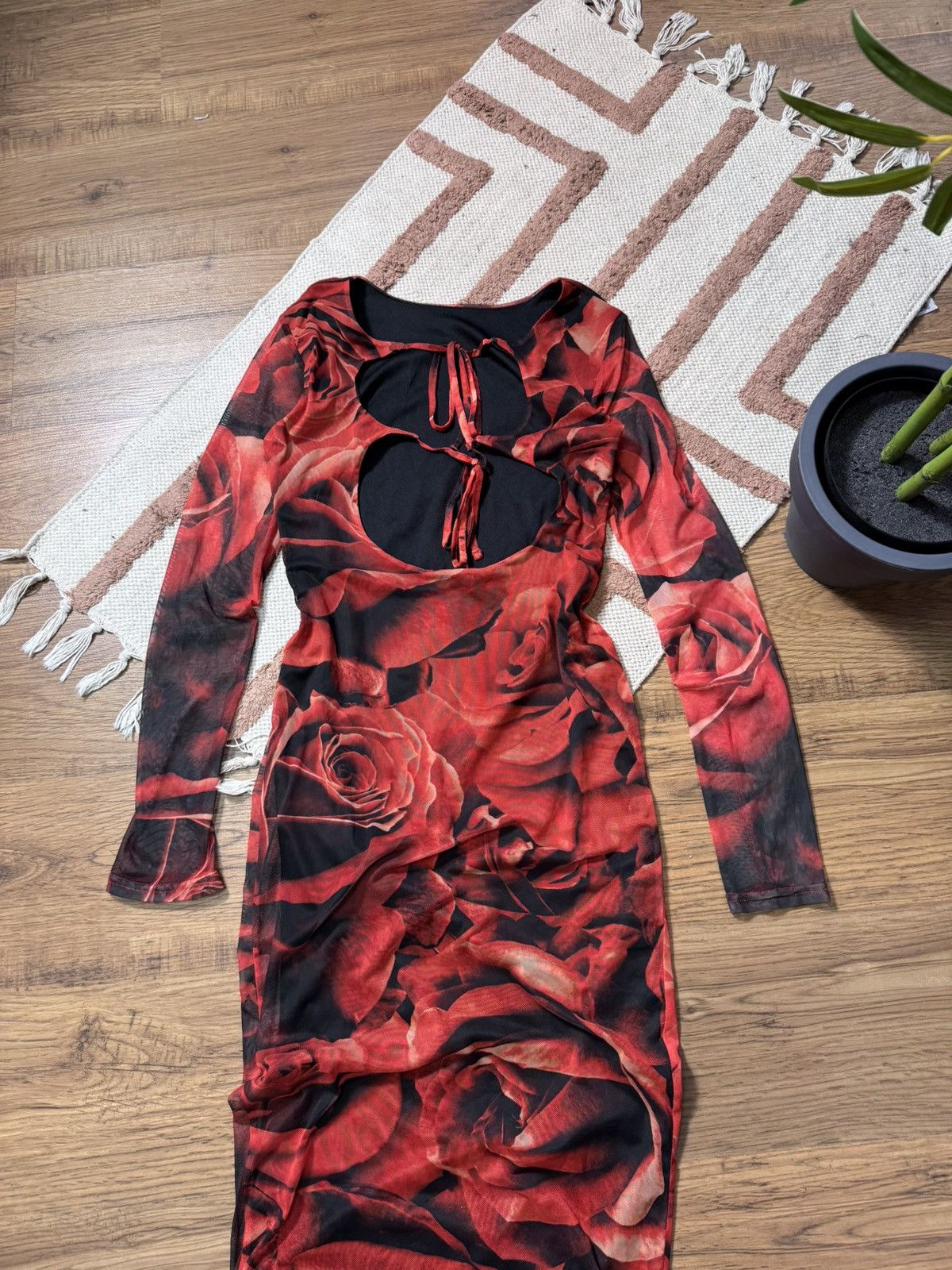 Vintage JEAN PAUL GAULTIER STYLE MESH OPEN BACK ROSES DRESS Size S / US 4 / IT 40 - 5 Thumbnail