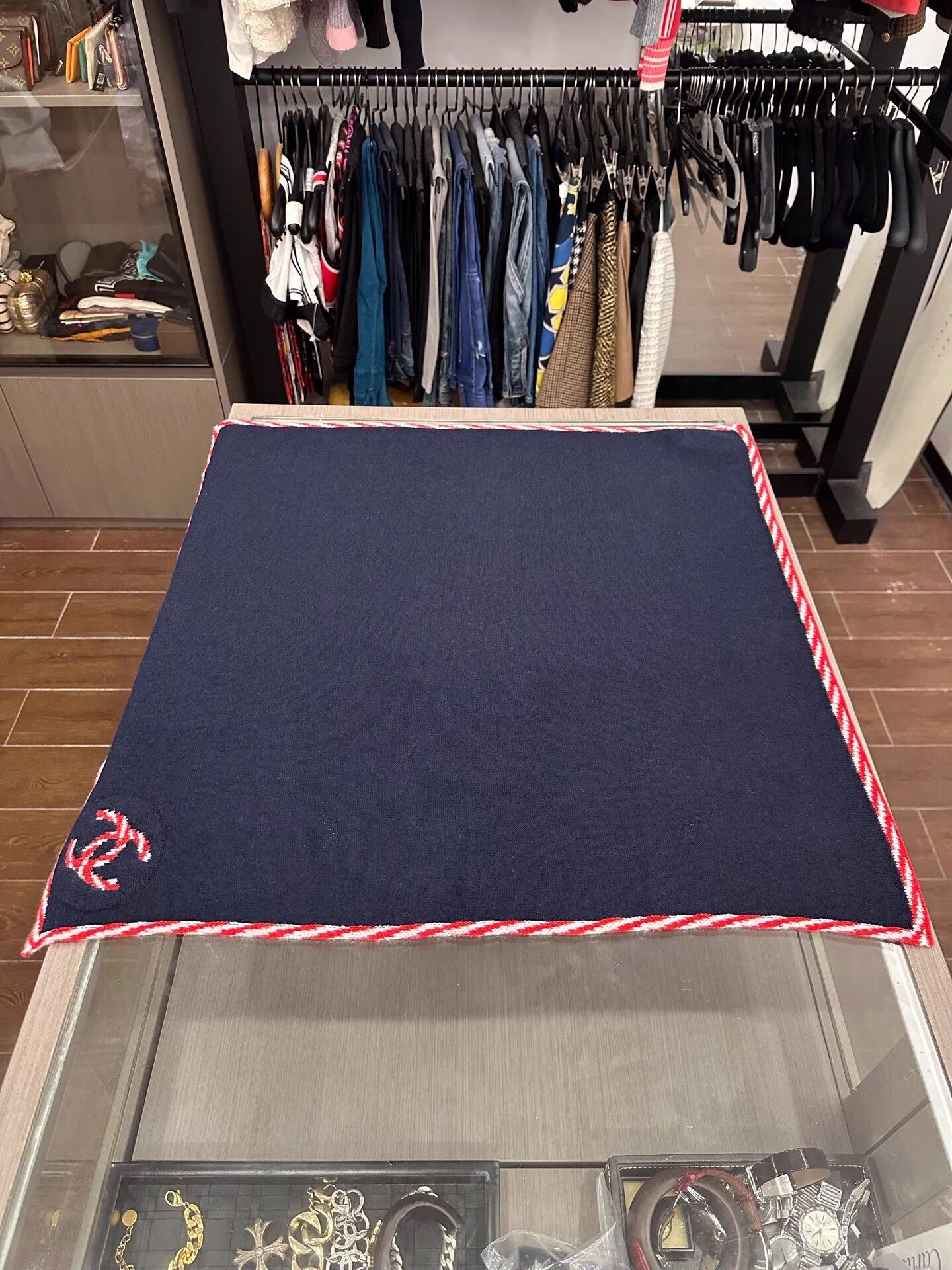 Chanel CHANEL Red & White Navy Cashmere Double C Scarf Size ONE SIZE - 3 Thumbnail