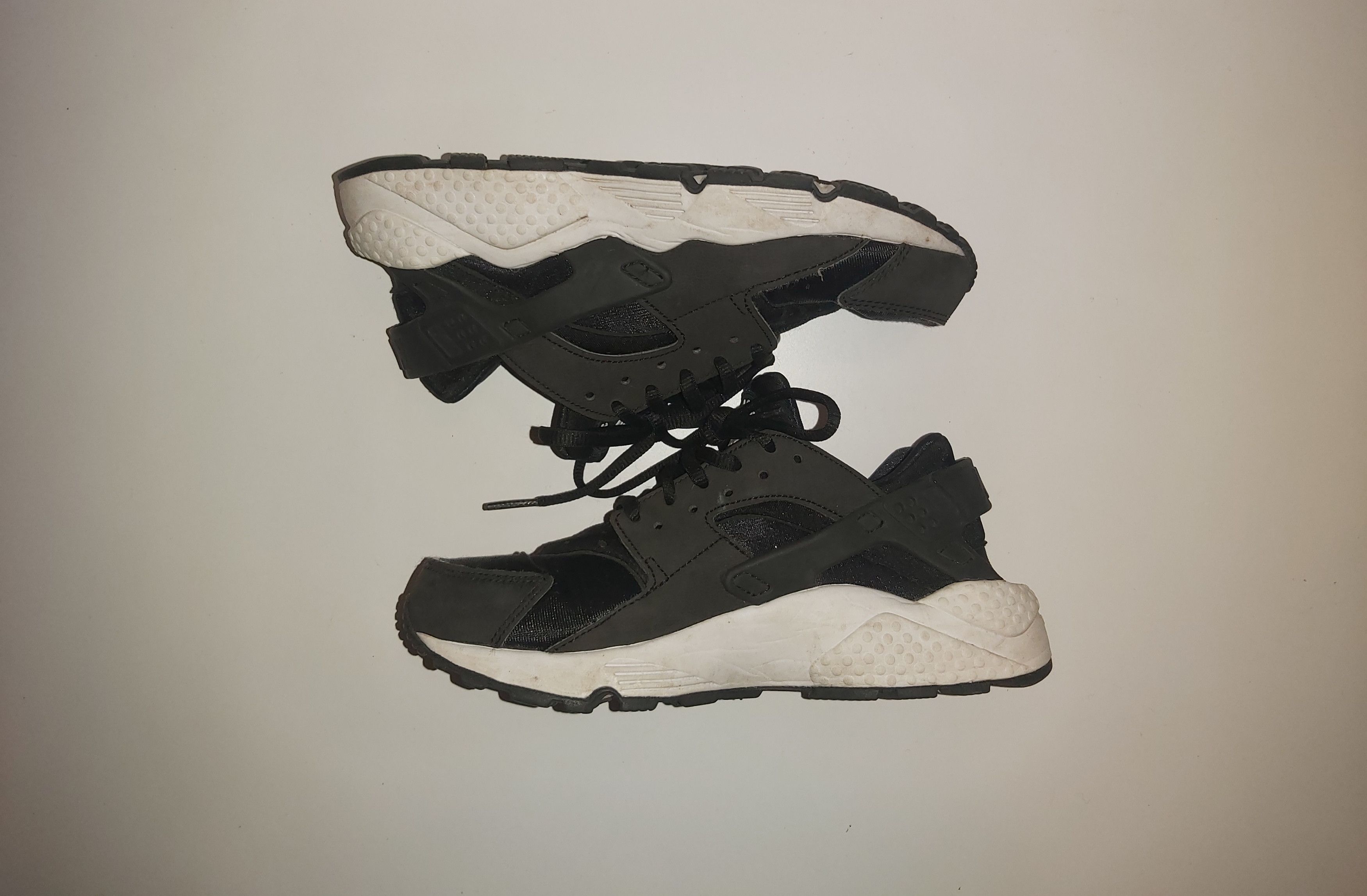 Nike 35,5eur 5us NIKE AIR HUARACHE WMNS "Black-White" 634835-006 Size US 5 / IT 35 - 20 Thumbnail