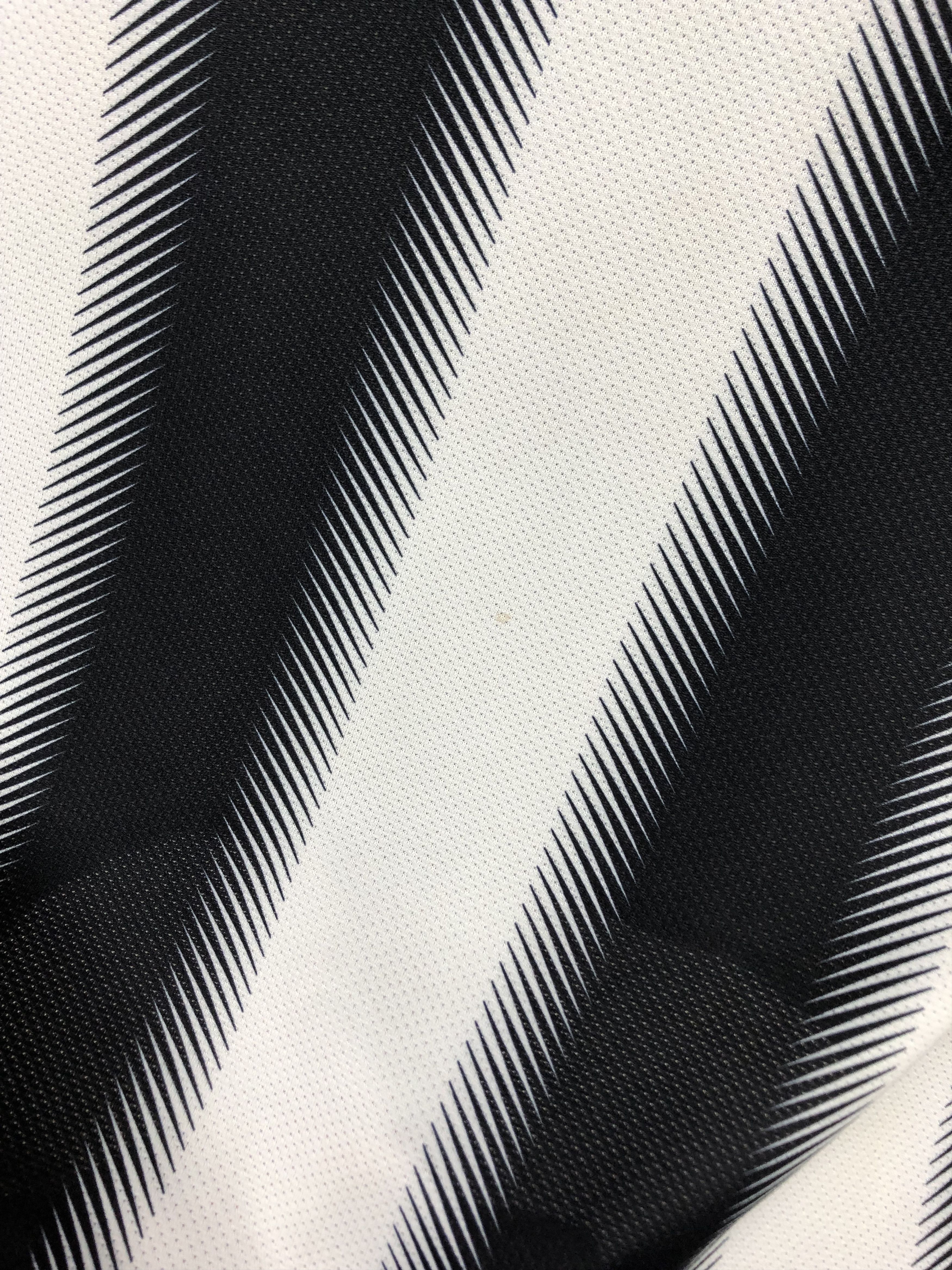 Nike Juventus football shirt 2011 Soccer Nike Jersey Maglia Size US M / EU 48-50 / 2 - 4 Thumbnail