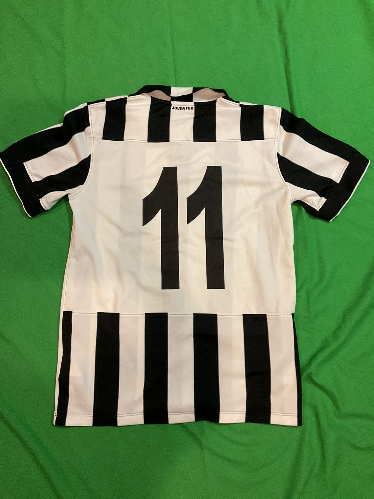 Nike × Vintage Juventus 2016/17 home shirt Size US M / EU 48-50 / 2 - 2 Thumbnail