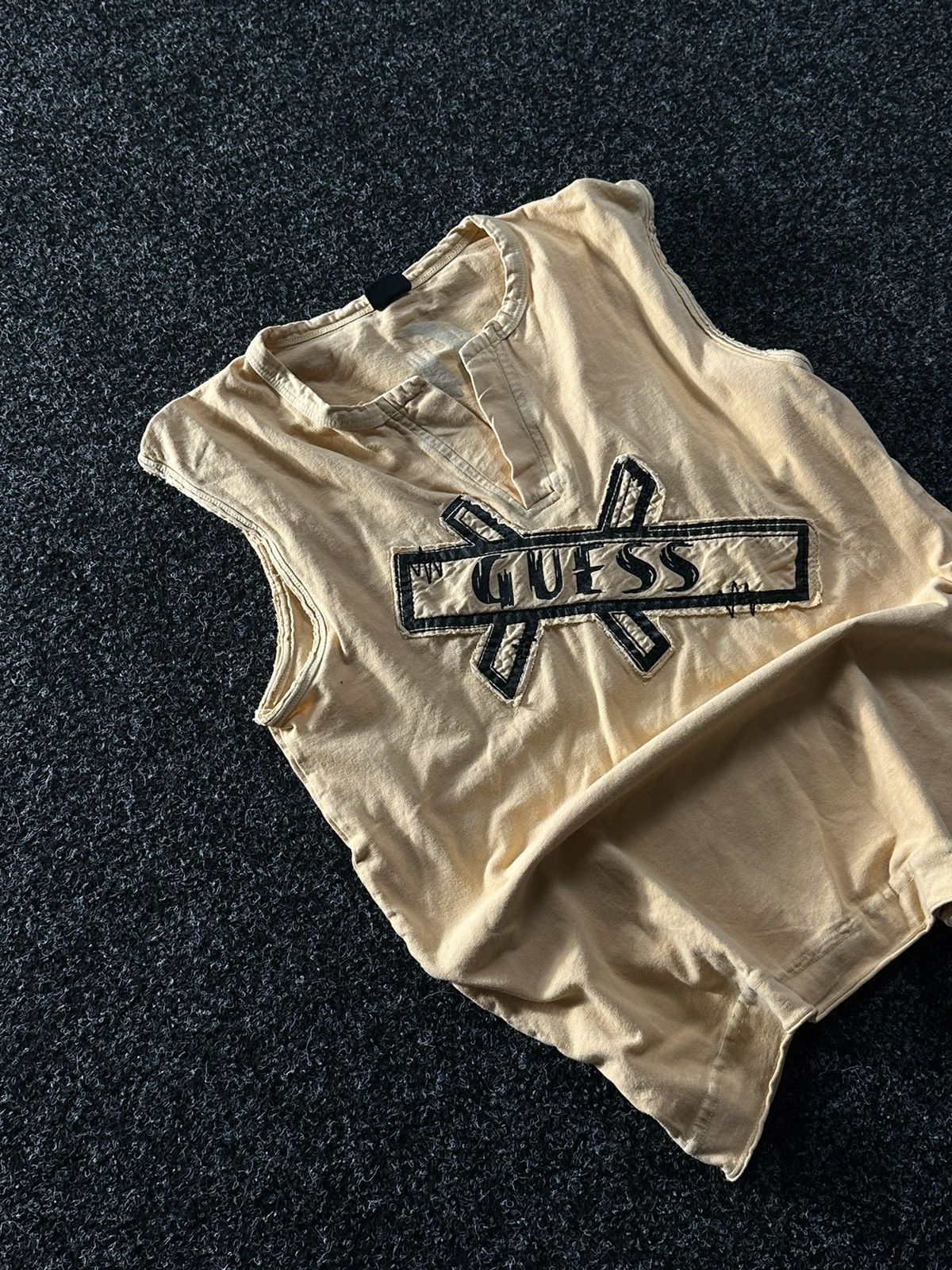Guess 🚨AVANT-GARDE GUESS TANK MEN Y2k BIG LOGO Size US S / EU 44-46 / 1 - 2 Thumbnail