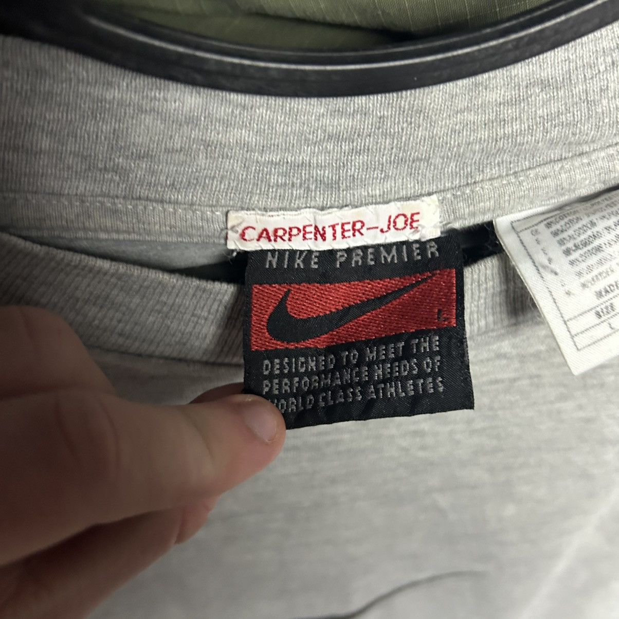 Nike Vintage Nike Big Swoosh 90’s streetwear y2k tee size L Size US L / EU 52-54 / 3 - 5 Thumbnail