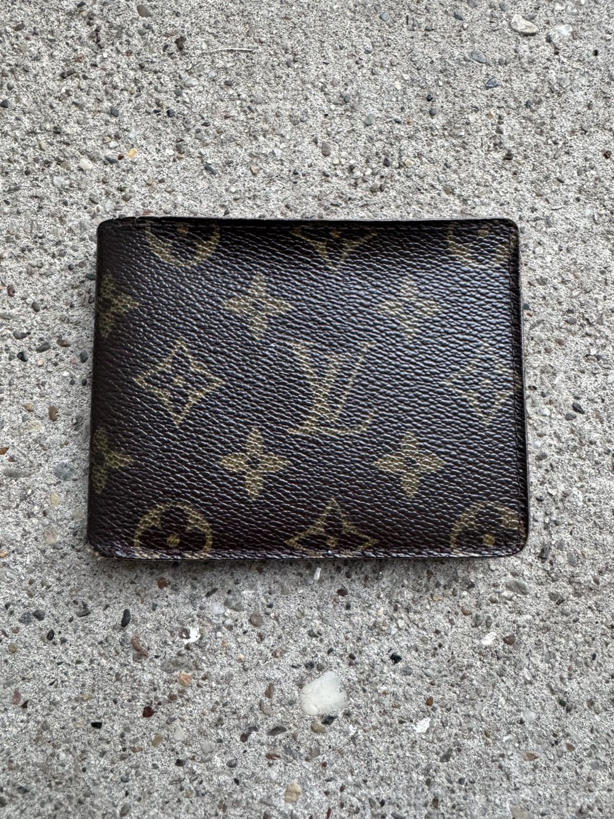 Louis Vuitton Vintage 🔥Louis Vuitton🔥Bifold wallet (Date Code CA0034) Size ONE SIZE - 1 Thumbnail