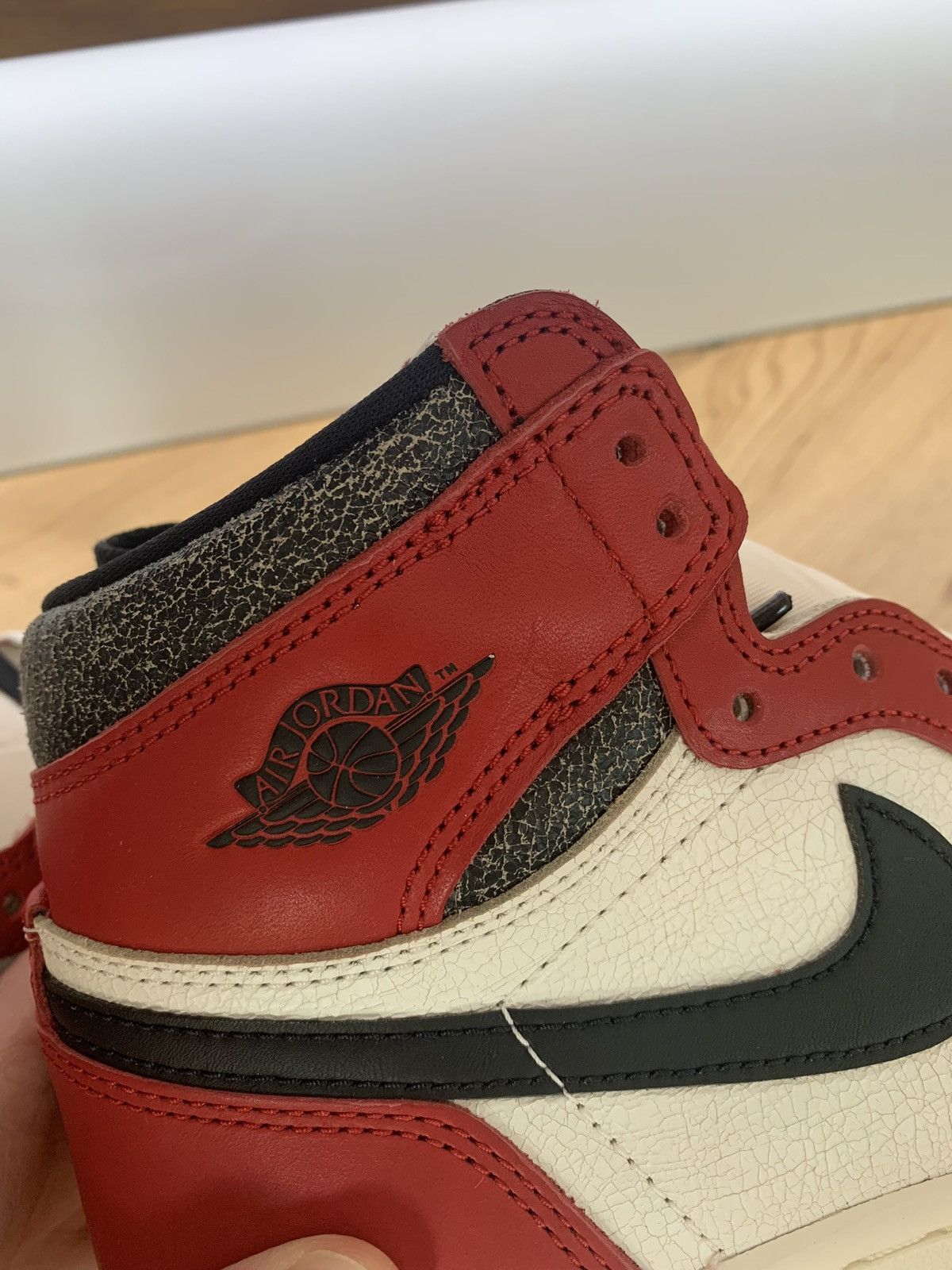 Nike Nike Air Jordan 1 Retro High Chicago Lost and Found Size US 6 / EU 39 - 10 Thumbnail