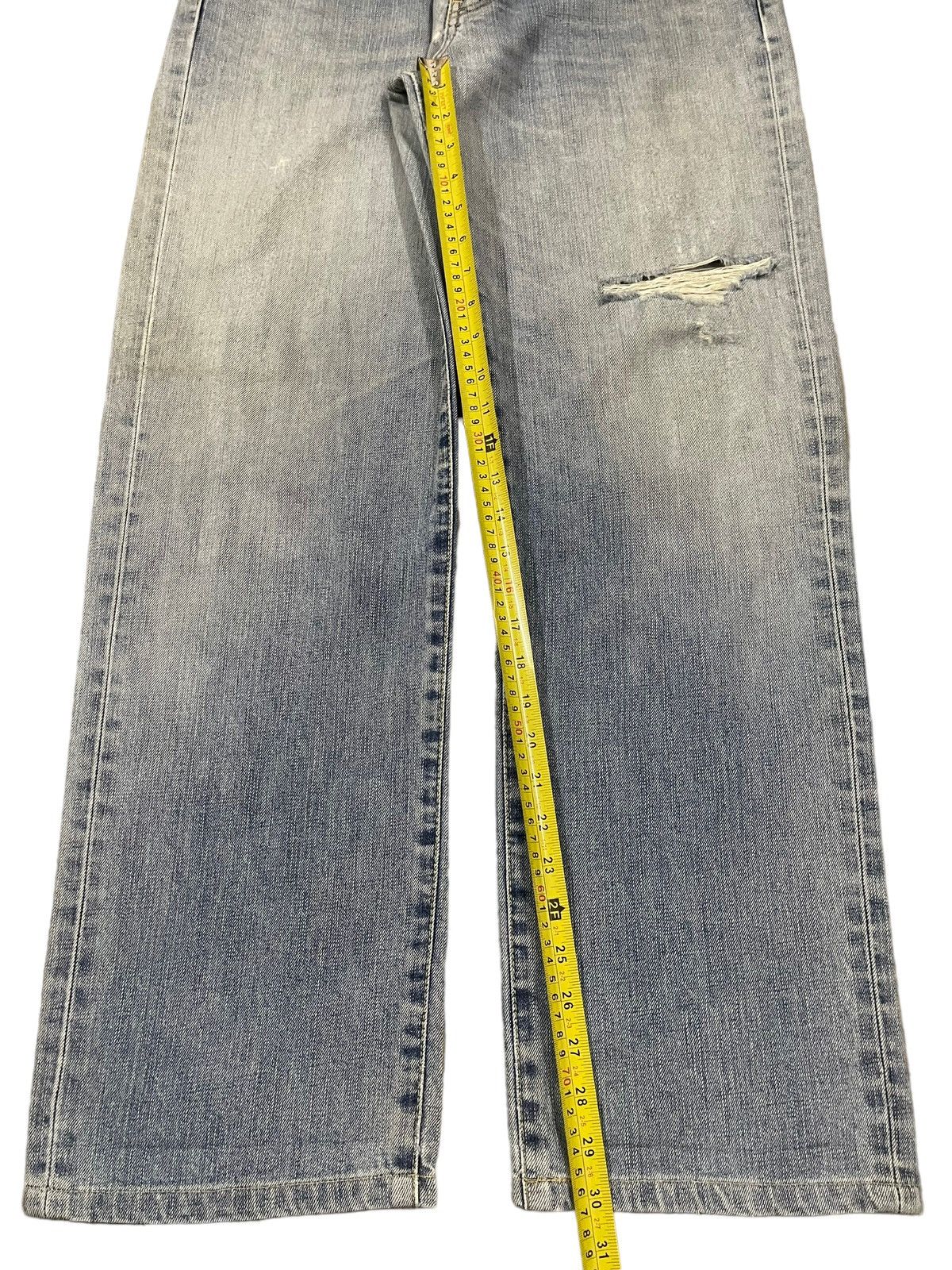 Uniqlo Vintage Japanese Uniqlo Blue Wash Style Distress Baggy Jeans Size US 34 / EU 50 - 12 Thumbnail