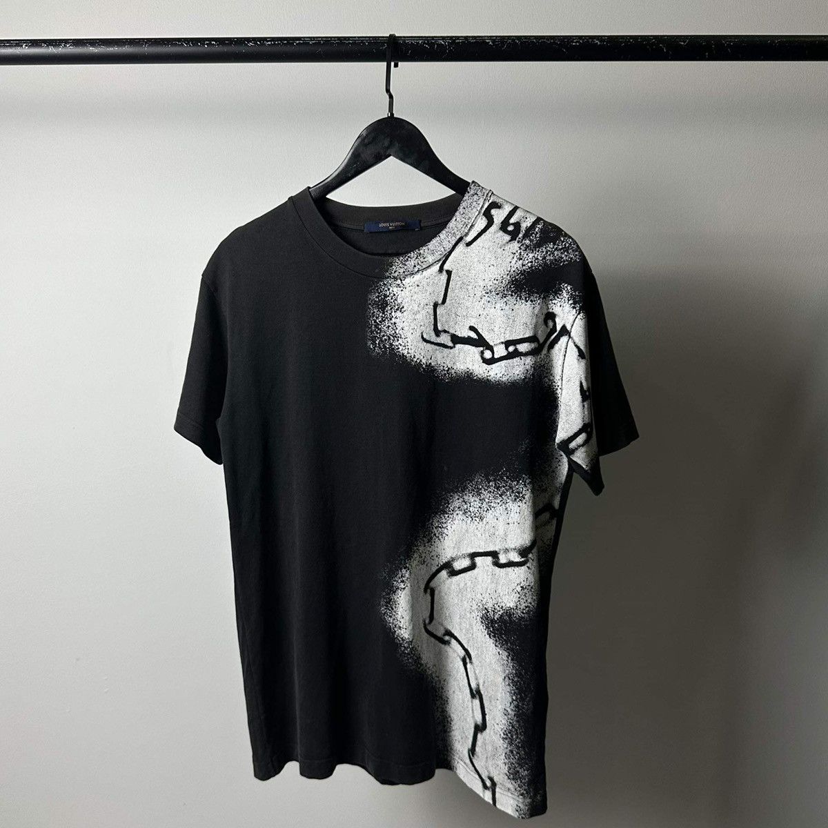 Louis Vuitton LOUIS VUITTON “CHAIN” BLACK T SHIRT | Grailed