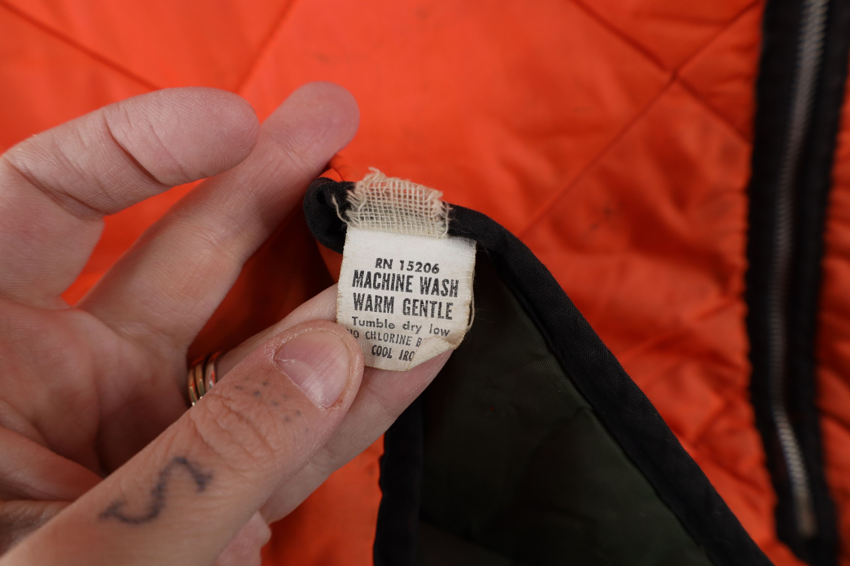 Vintage Vintage 70s Streetwear Reversible Puffer Vest Jacket USA Size US XXL / EU 58 / 5 - 7 Thumbnail