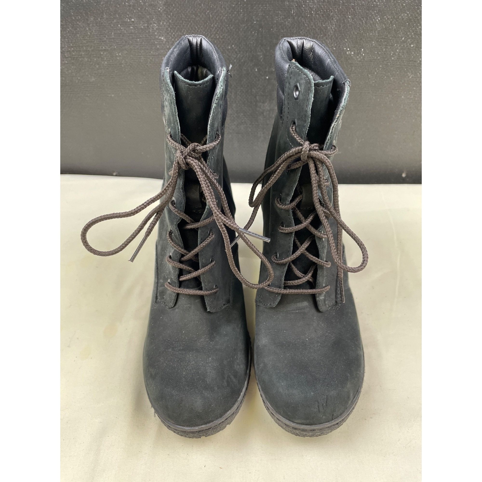 Timberland Timberland Women's Black Suede shoes/boots heel 3.5" Size 7. Size US 7.5 / IT 37.5 - 2 Thumbnail
