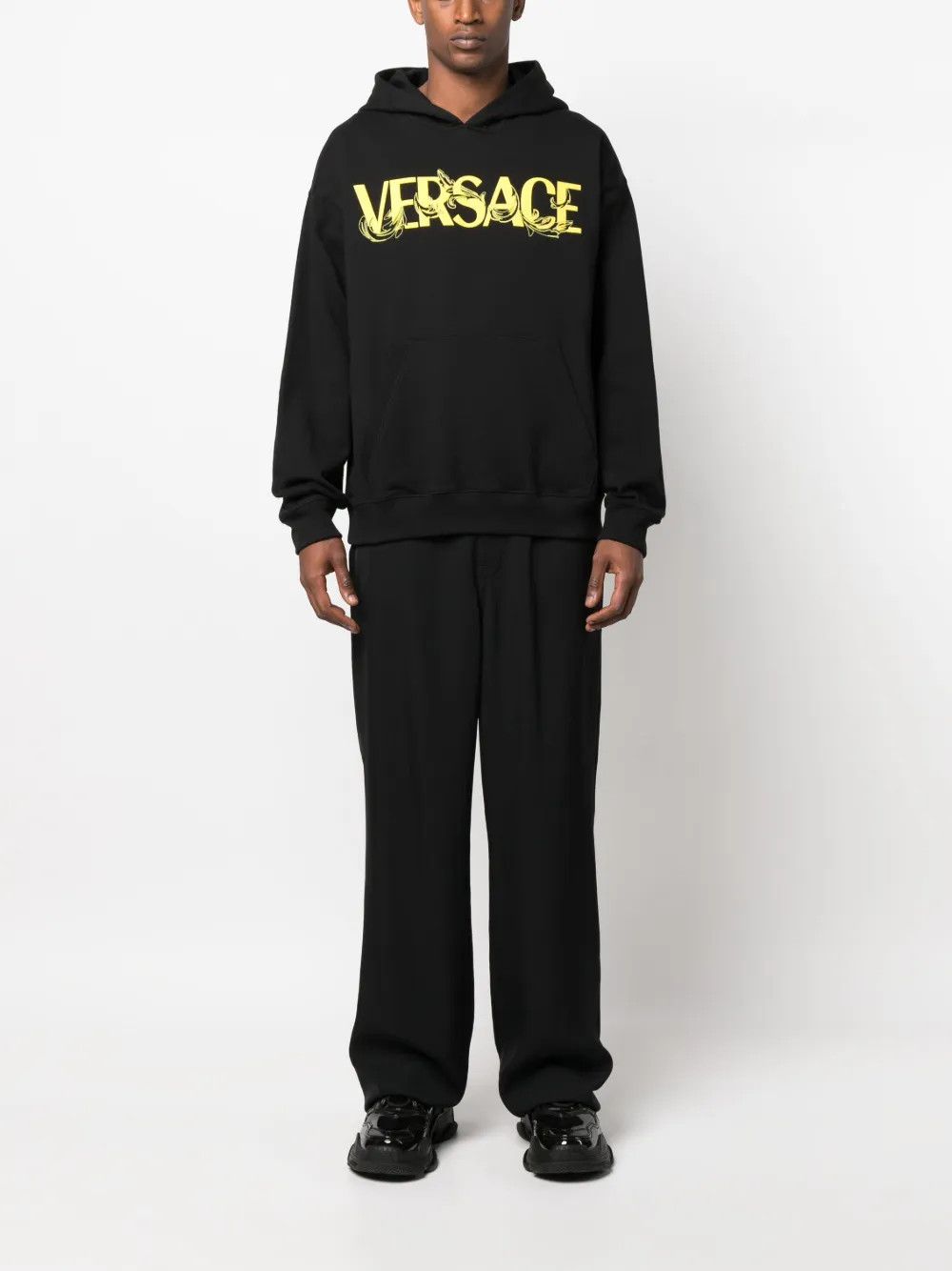 Versace o1y0525 Logo Hoodie in Black Size US L / EU 52-54 / 3 - 5 Thumbnail