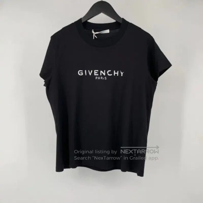 Givenchy Givenchy Summer Black T-Shirt for Women . Size M / US 6-8 / IT 42-44 - 1 Thumbnail