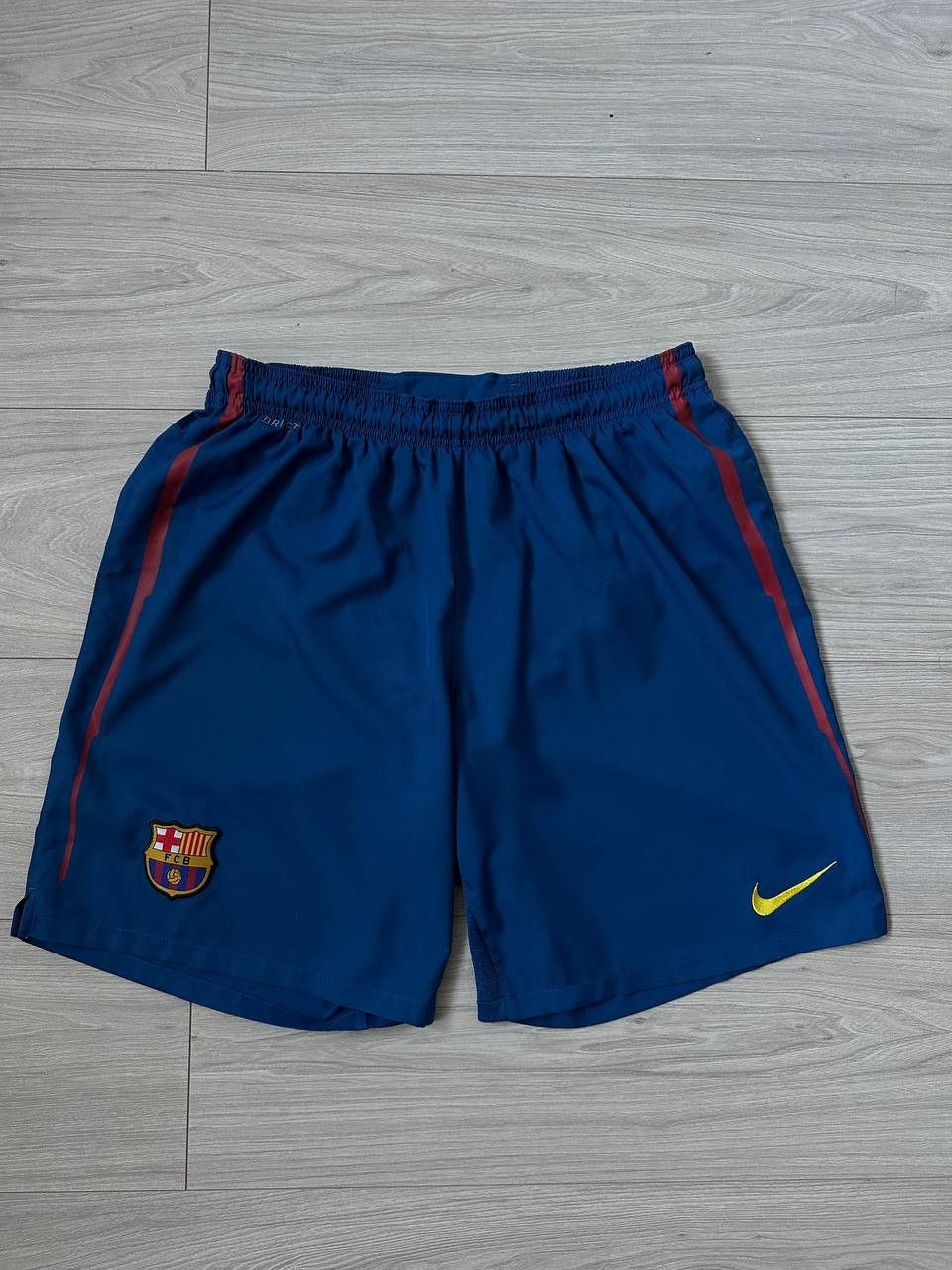 Nike Vintage Y2K Nike FC Barcelona Home Soccer Shorts Size US 34 / EU 50 - 1 Thumbnail
