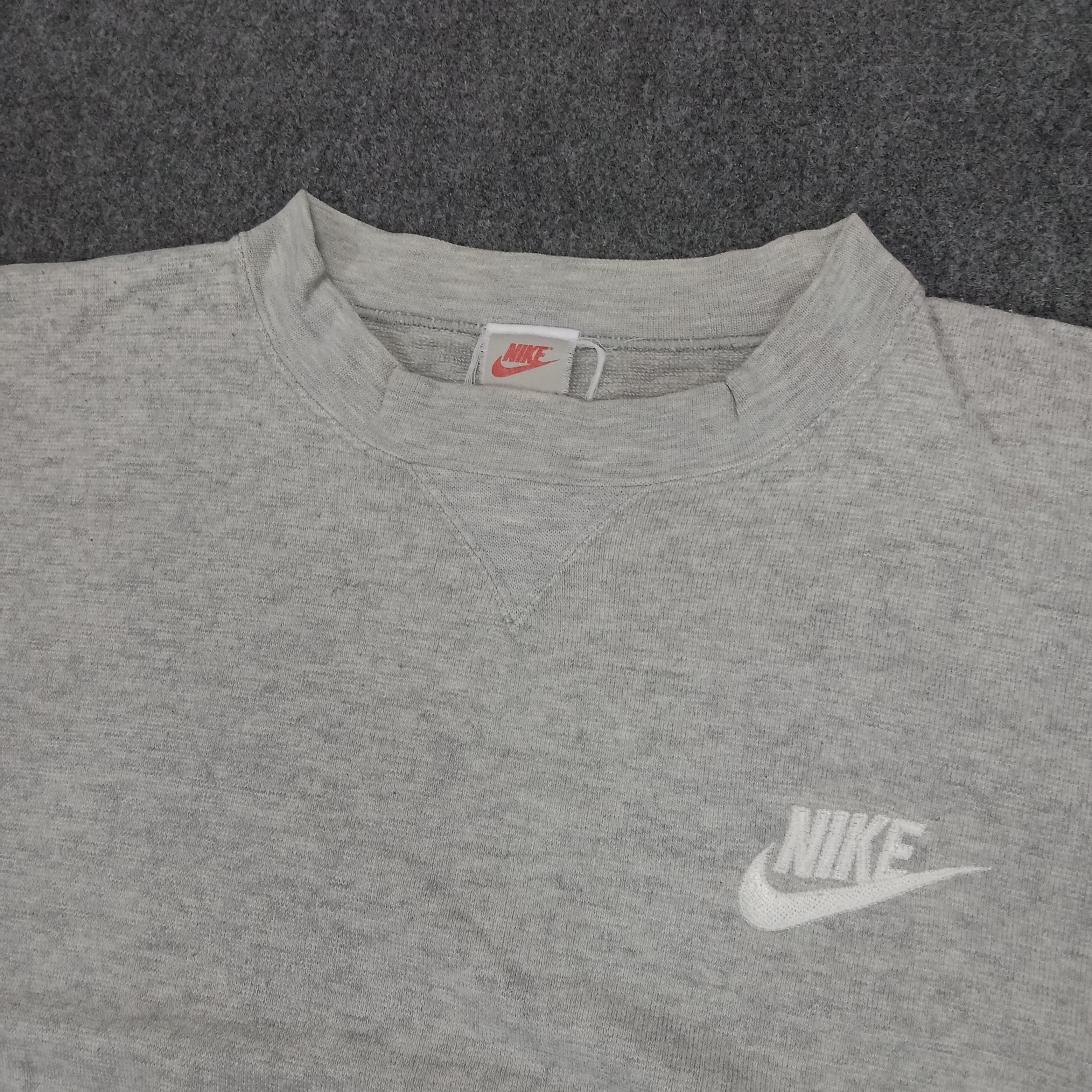 Nike × Vintage Nike Streetwear Small Logo Sweatshirt Size US L / EU 52-54 / 3 - 2 Thumbnail